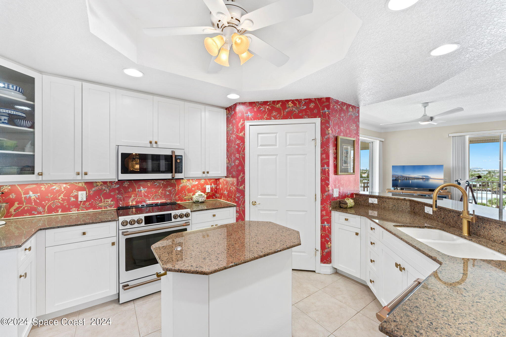 425 Pierce Avenue, 501