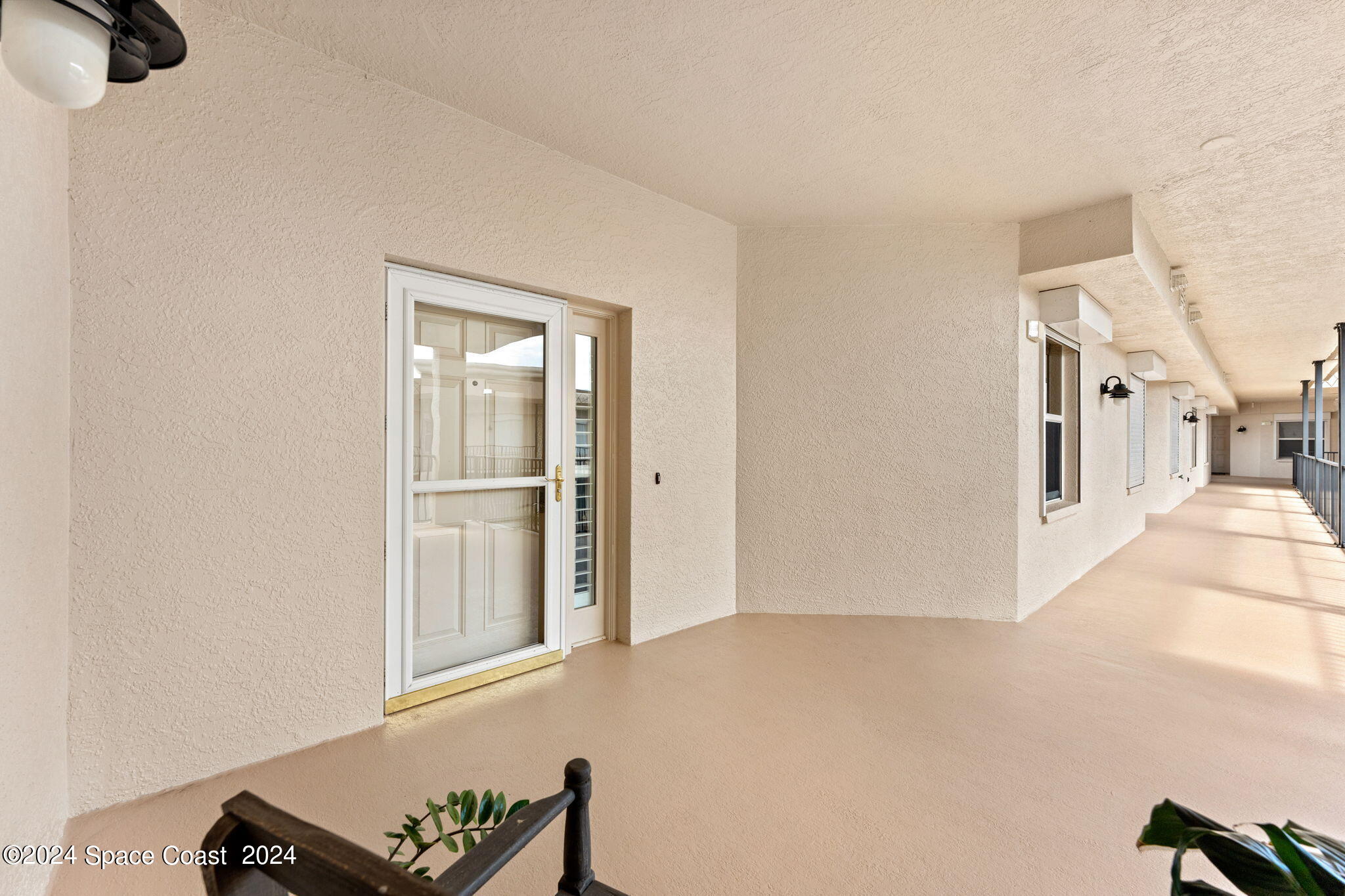 425 Pierce Avenue, 501