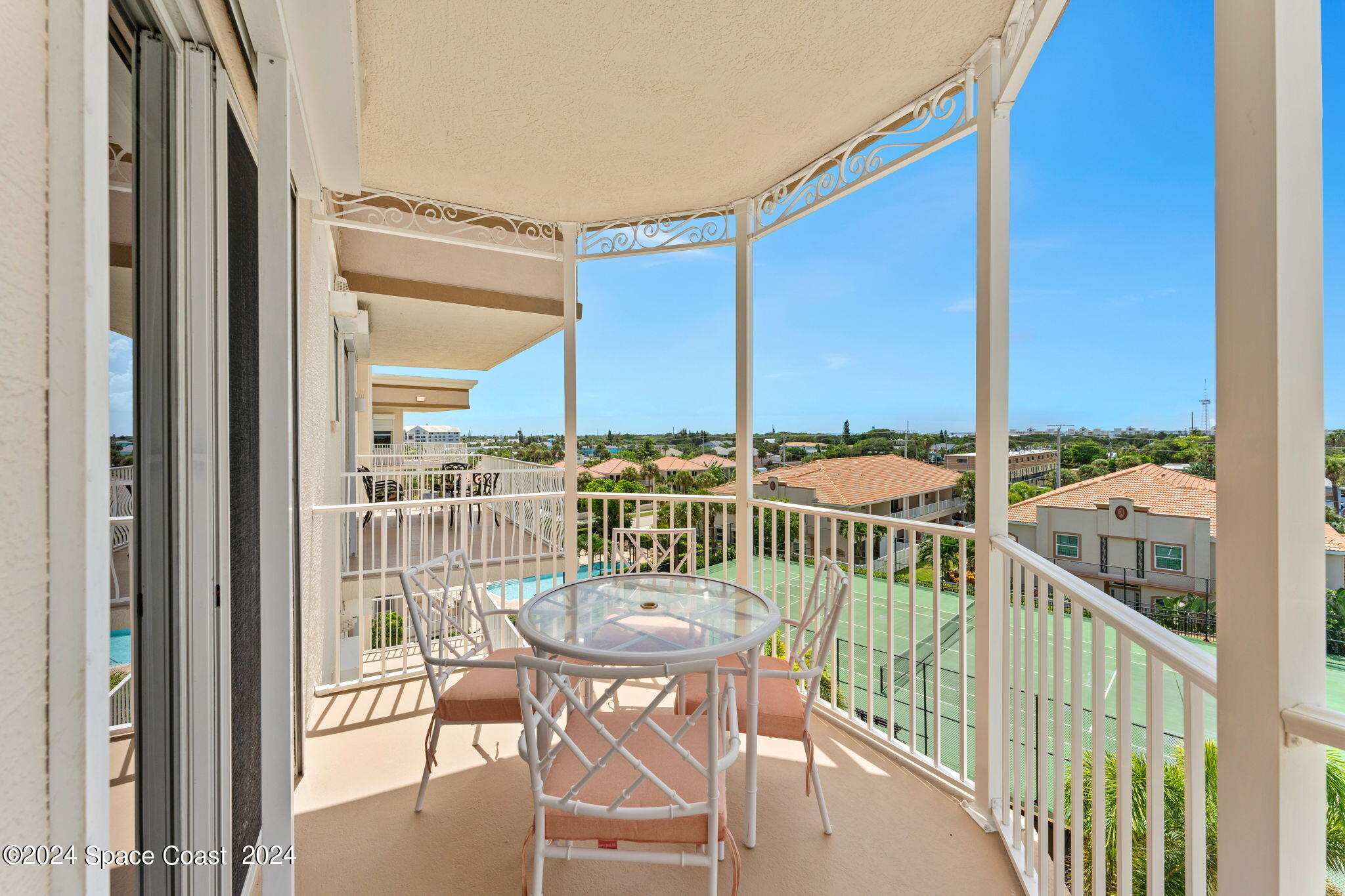 425 Pierce Avenue, 501