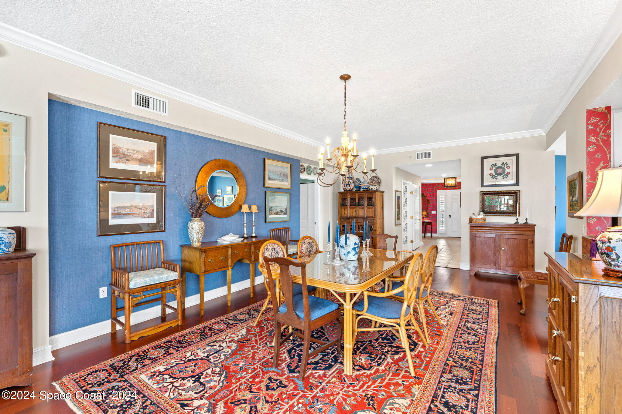 425 Pierce Avenue, 501