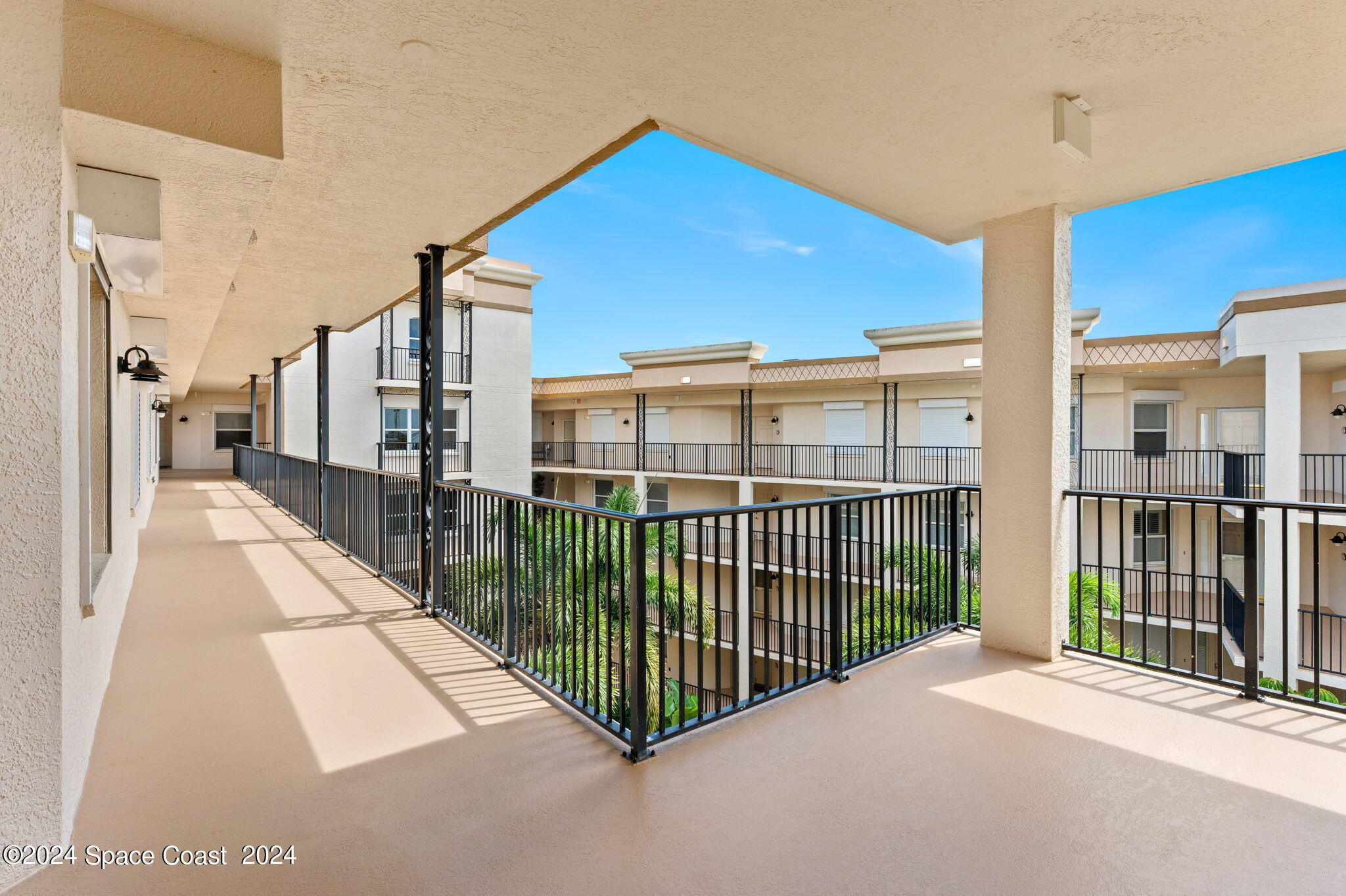 425 Pierce Avenue, 501