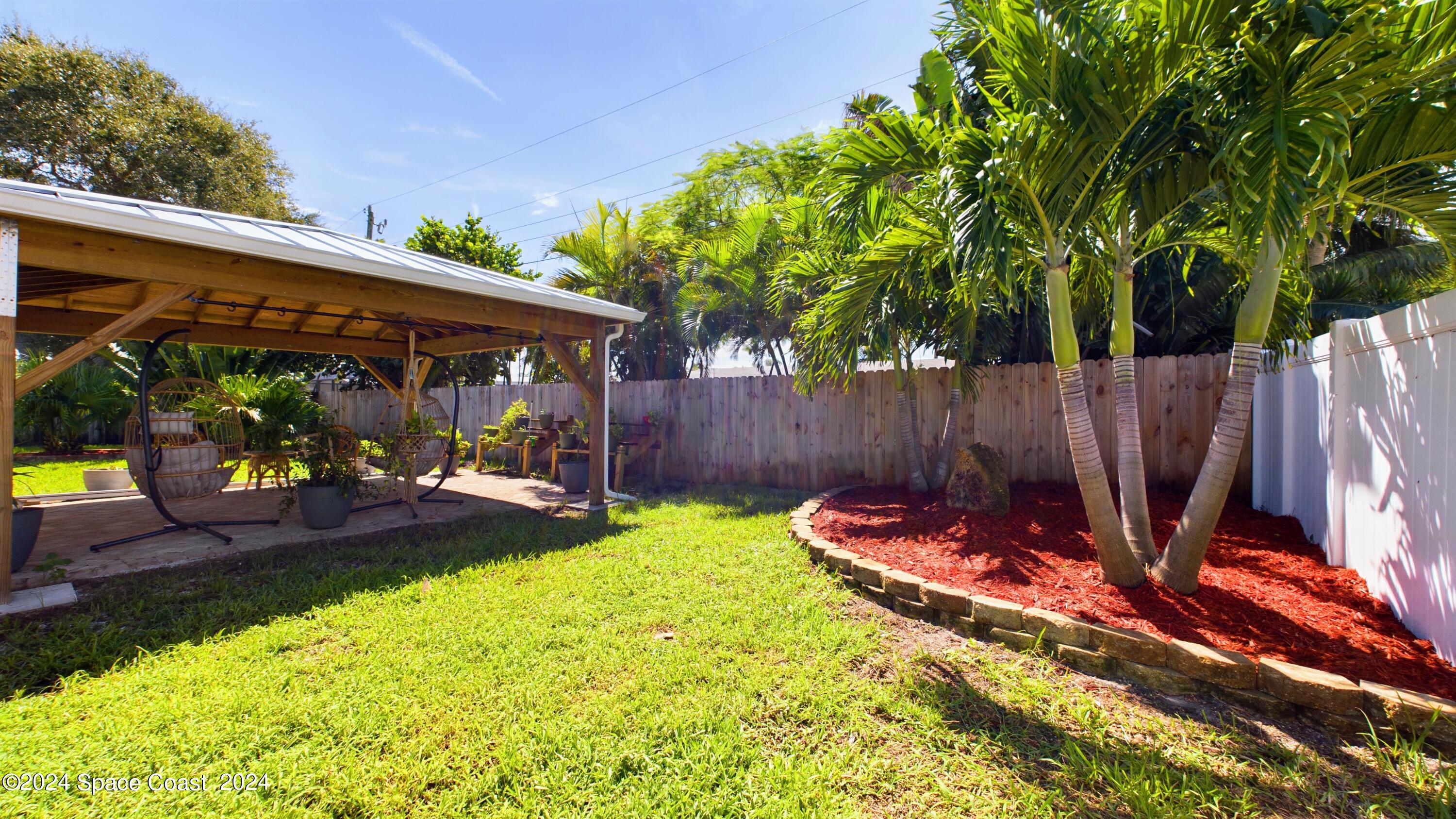 422 N Neptune Drive