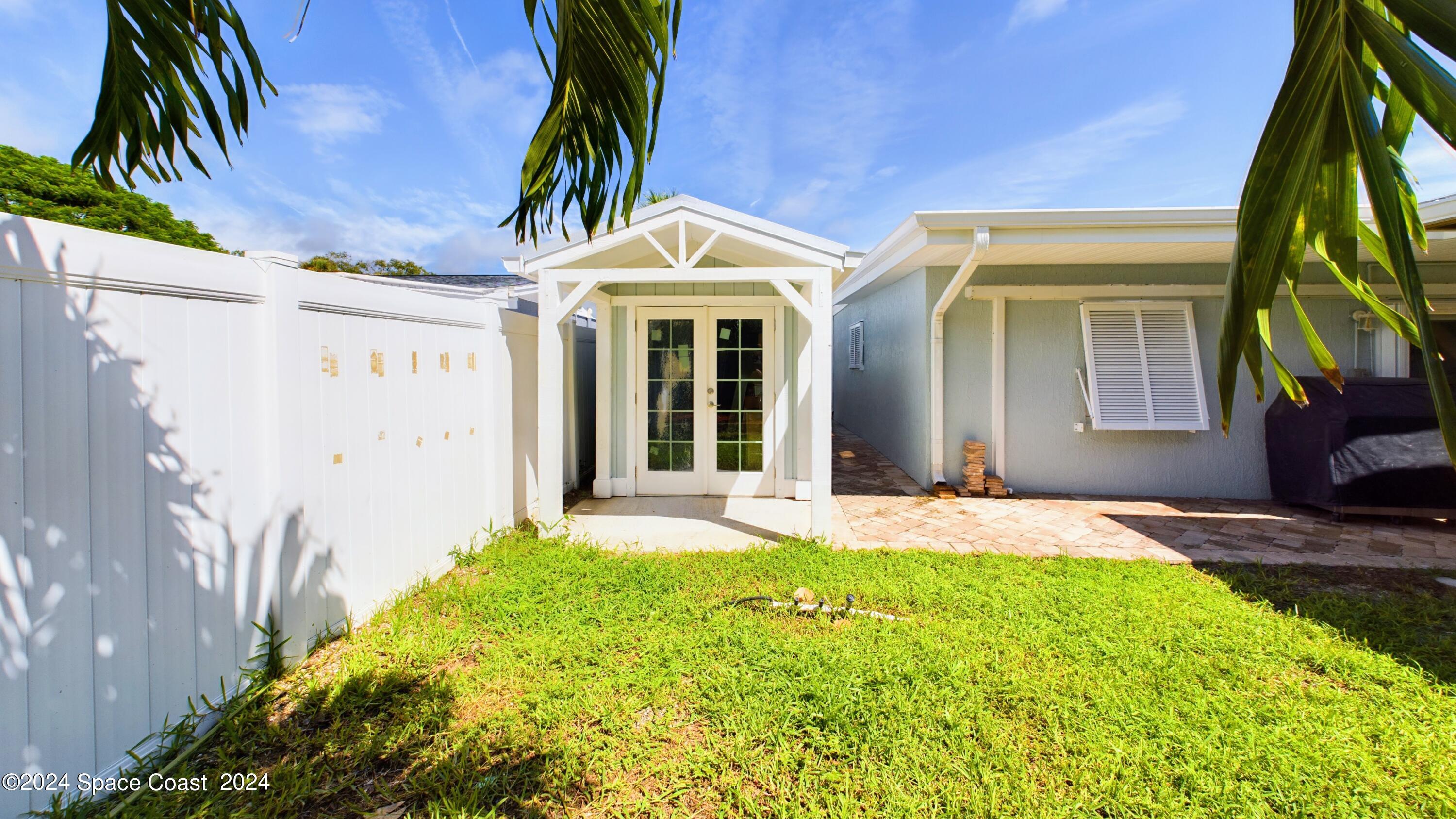 422 N Neptune Drive
