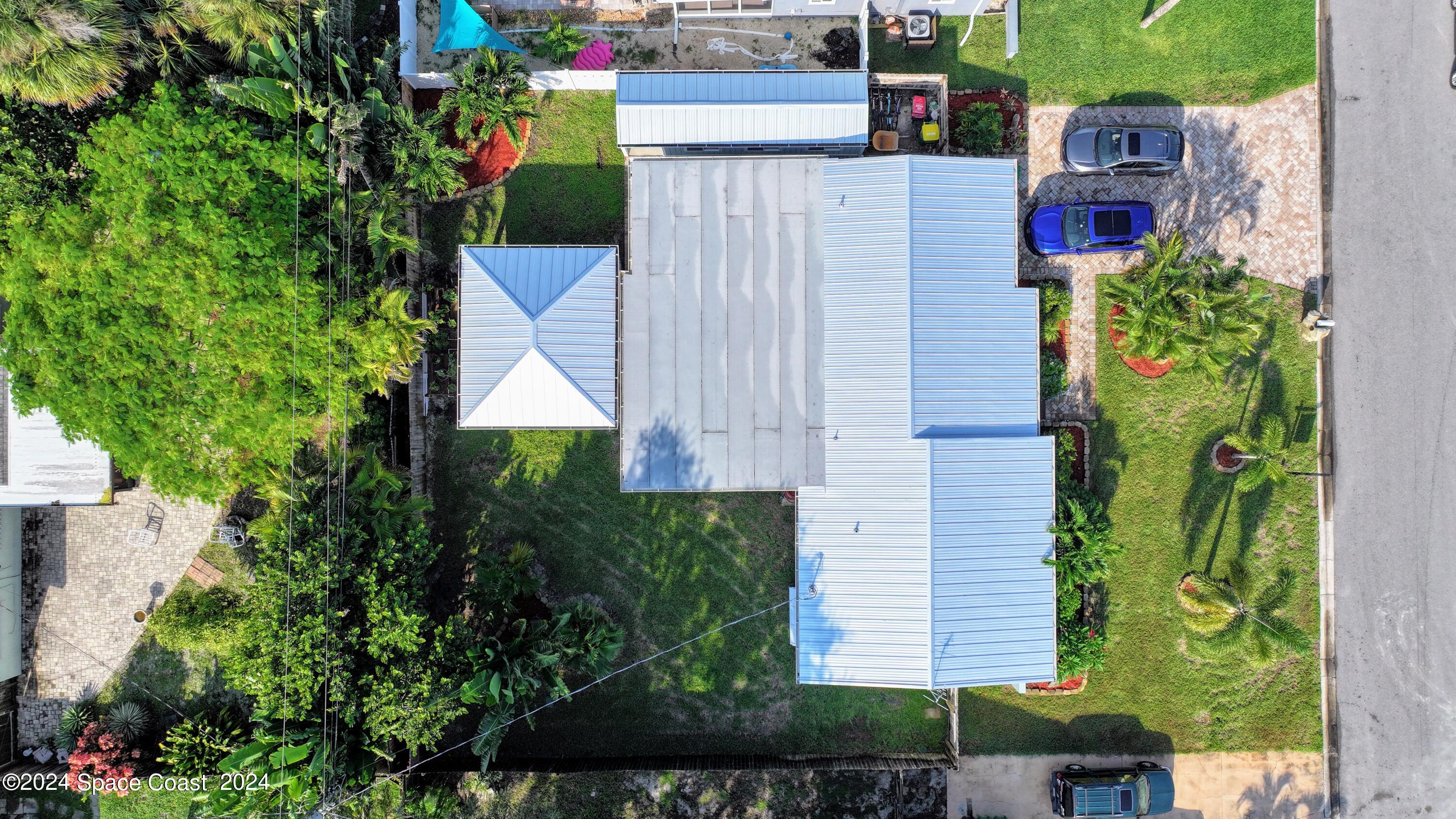 422 N Neptune Drive