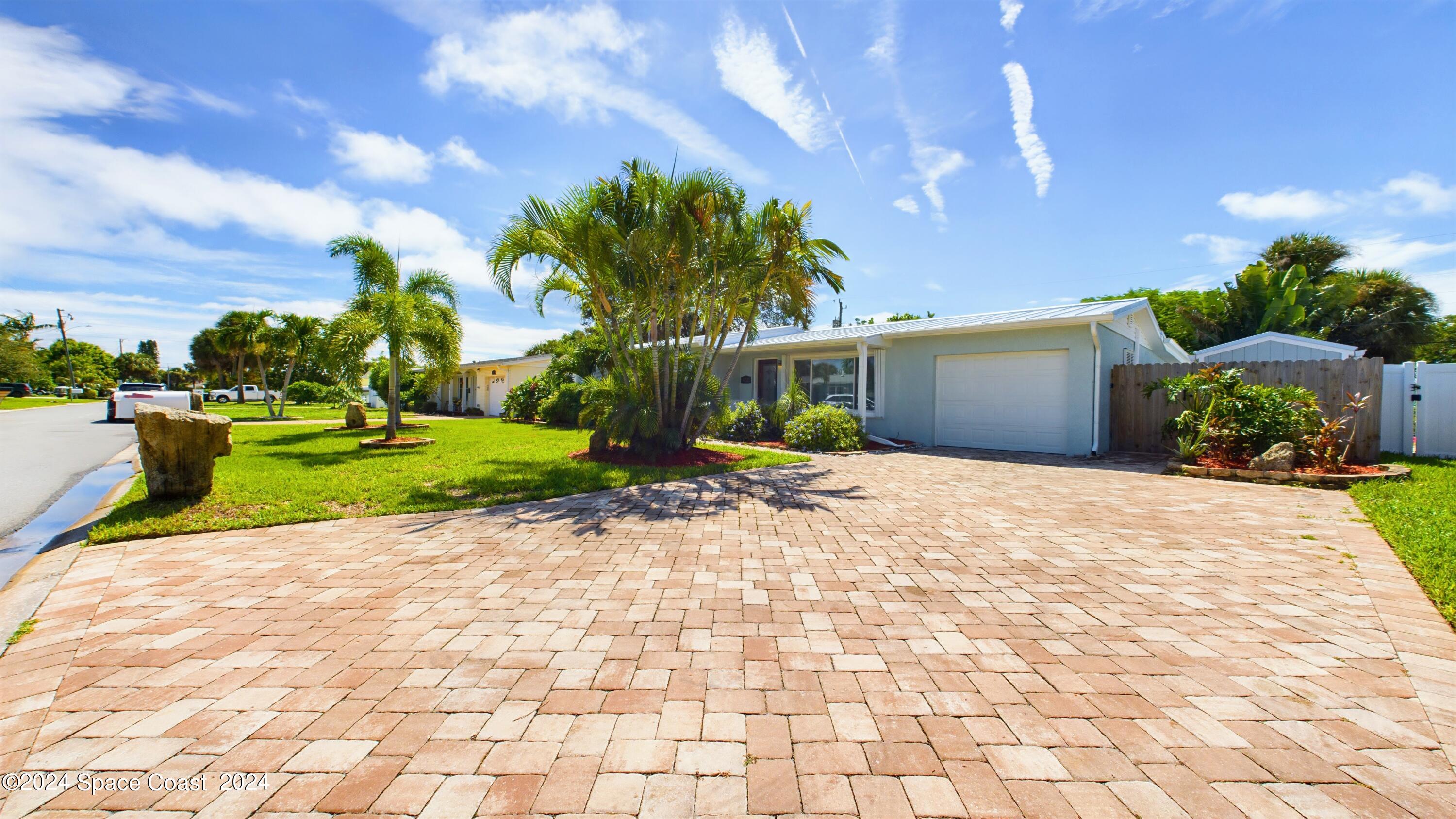 422 N Neptune Drive
