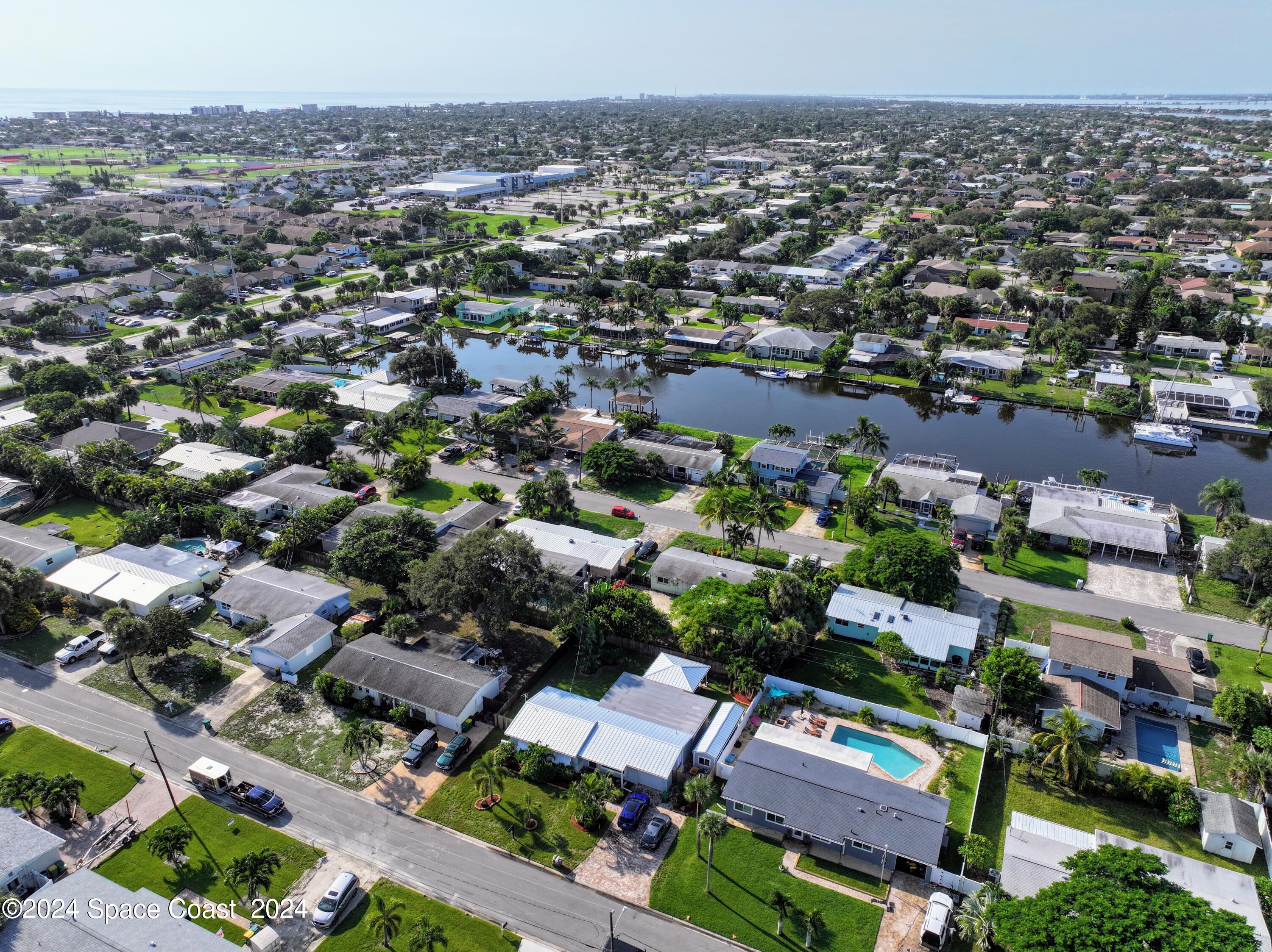 422 N Neptune Drive