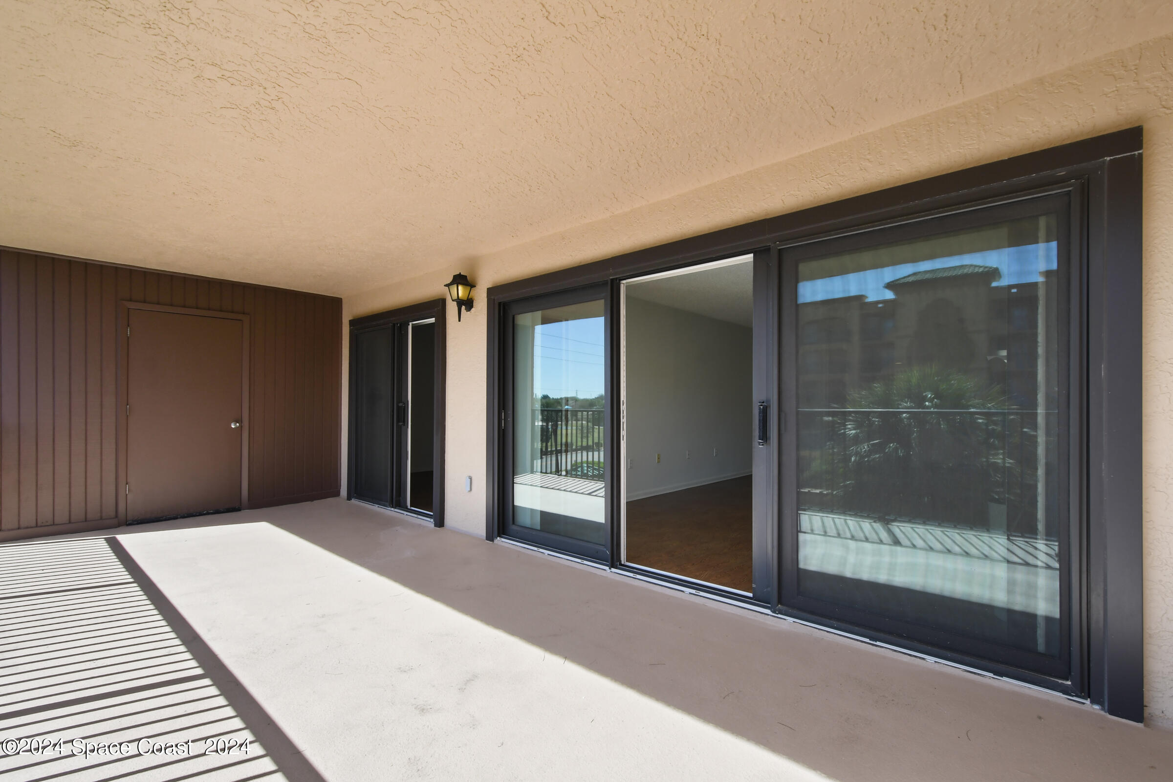 8494 Ridgewood Avenue, 4305