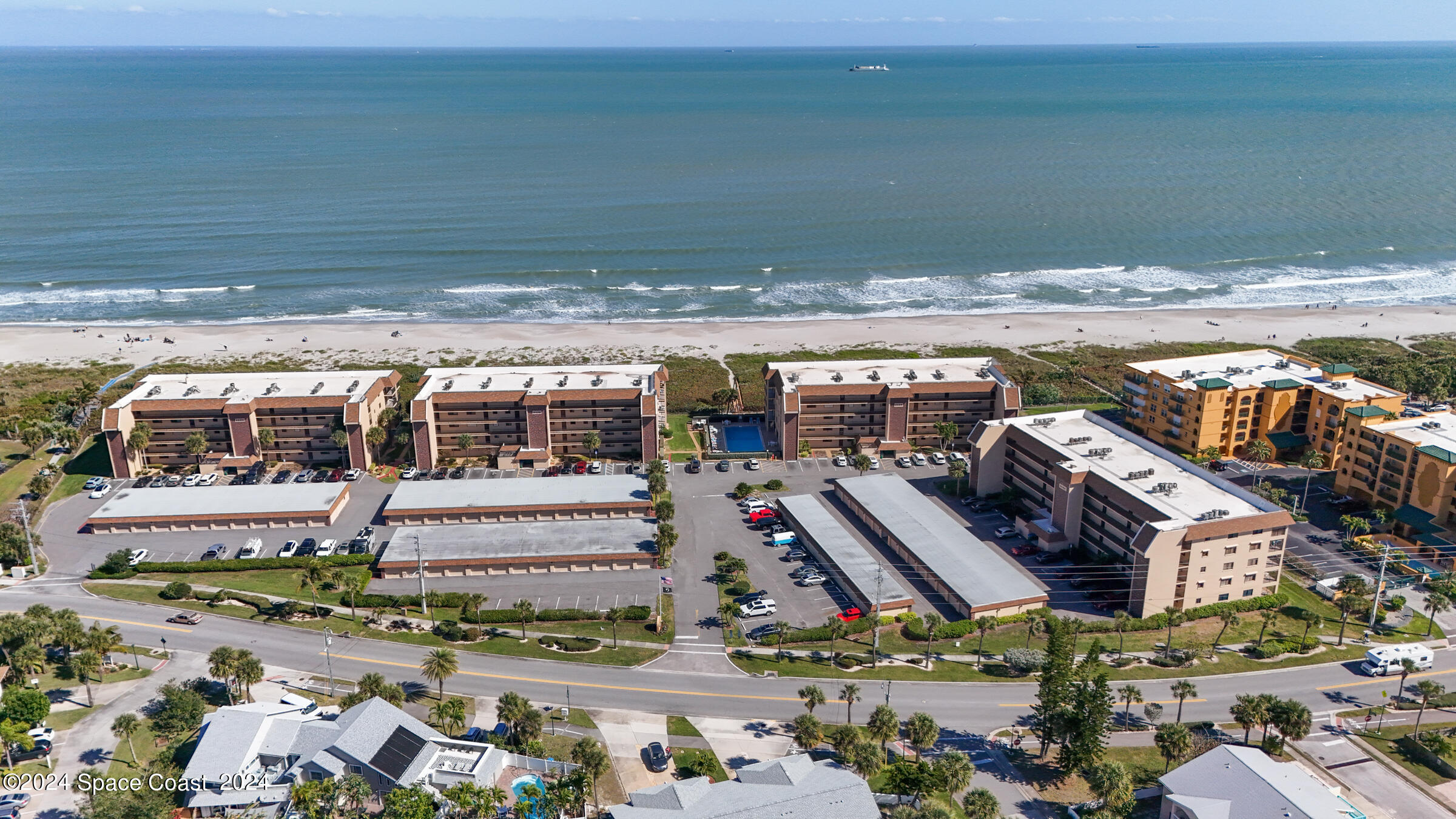 8494 Ridgewood Avenue, 4305