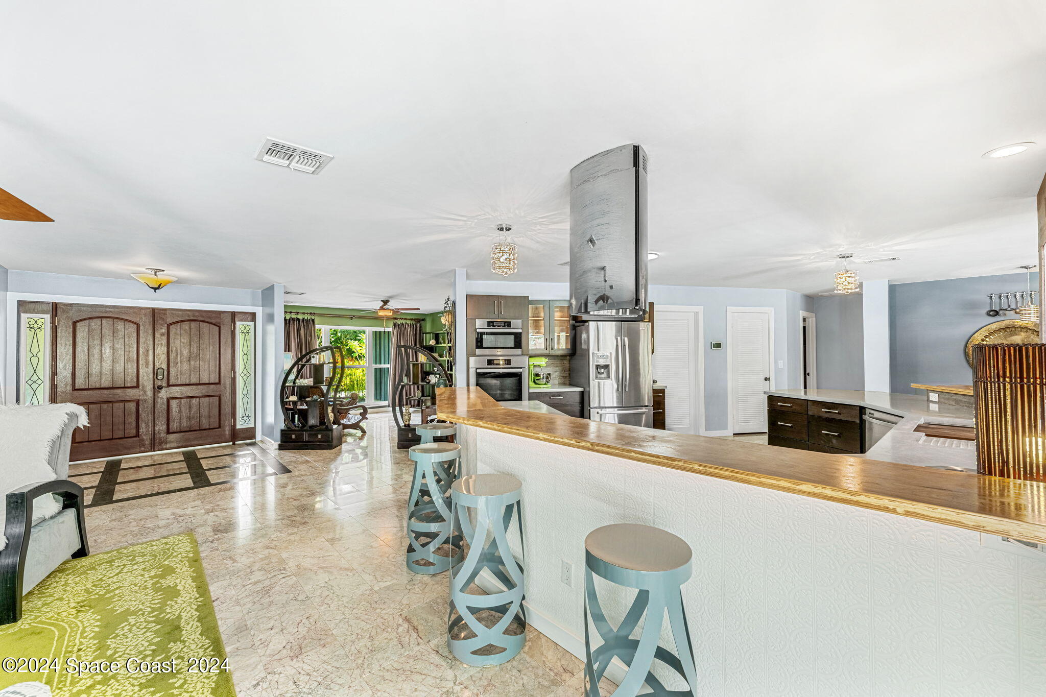 1401 S Riverside Drive