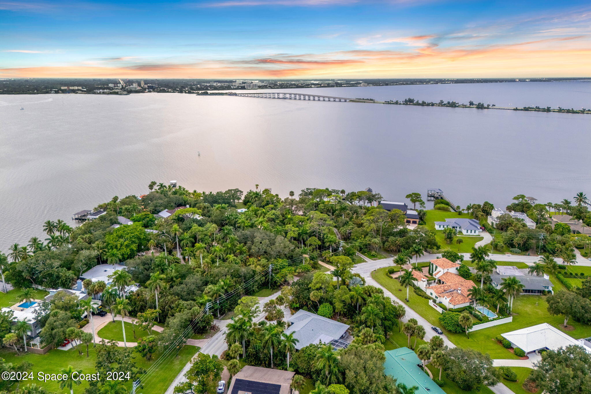 1401 S Riverside Drive
