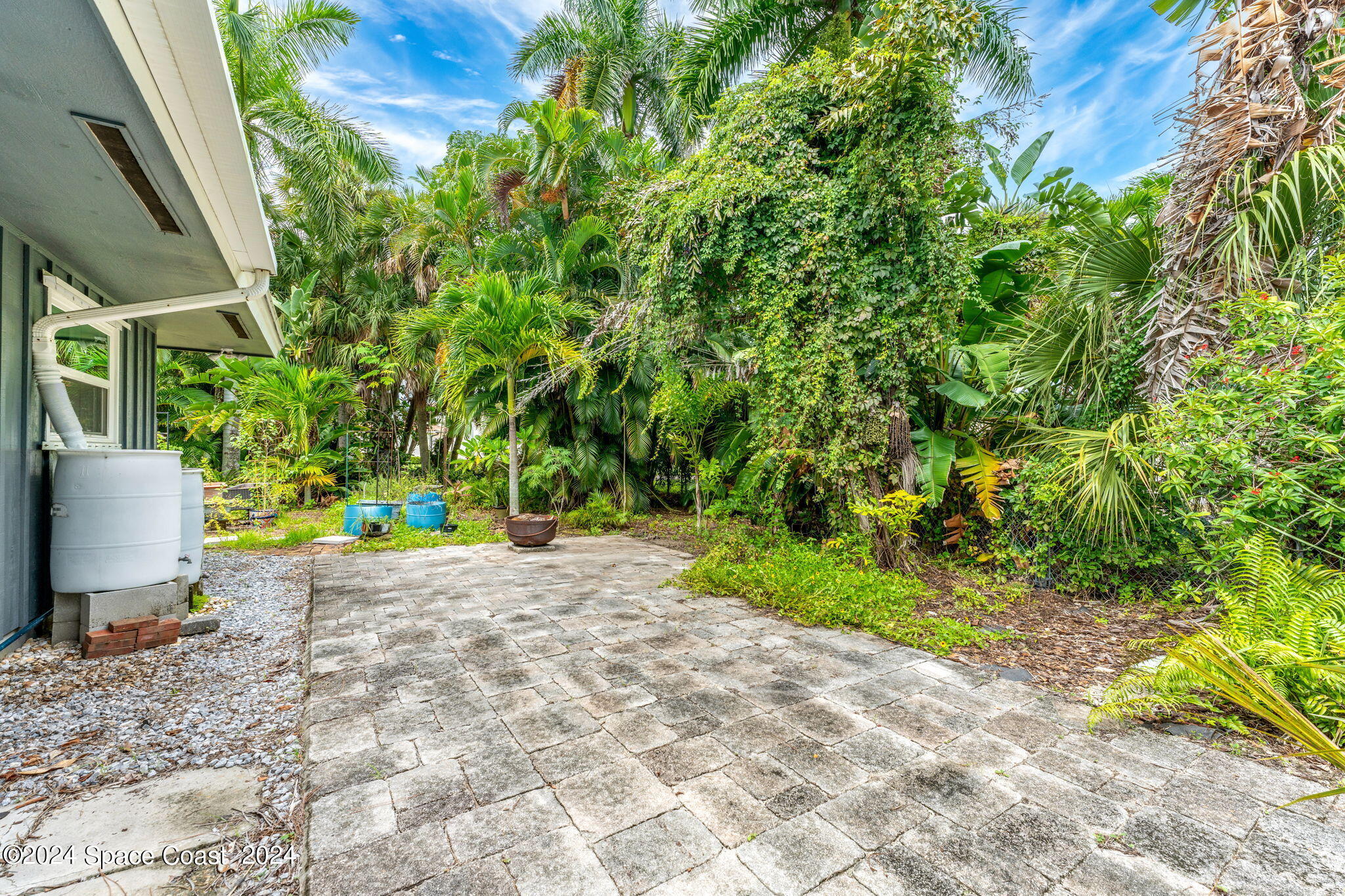 1401 S Riverside Drive