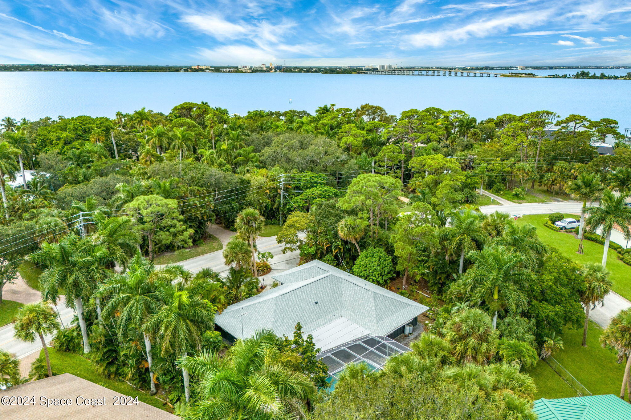 1401 S Riverside Drive