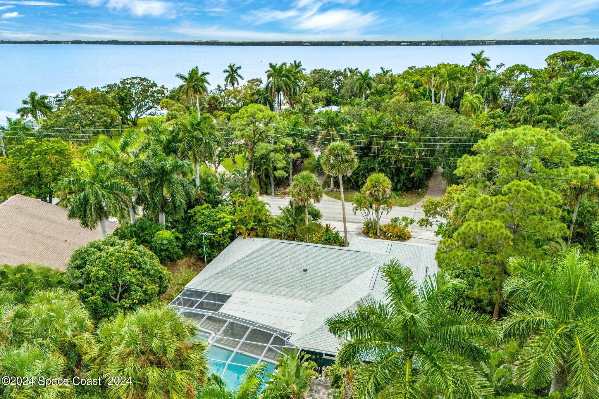 1401 S Riverside Drive