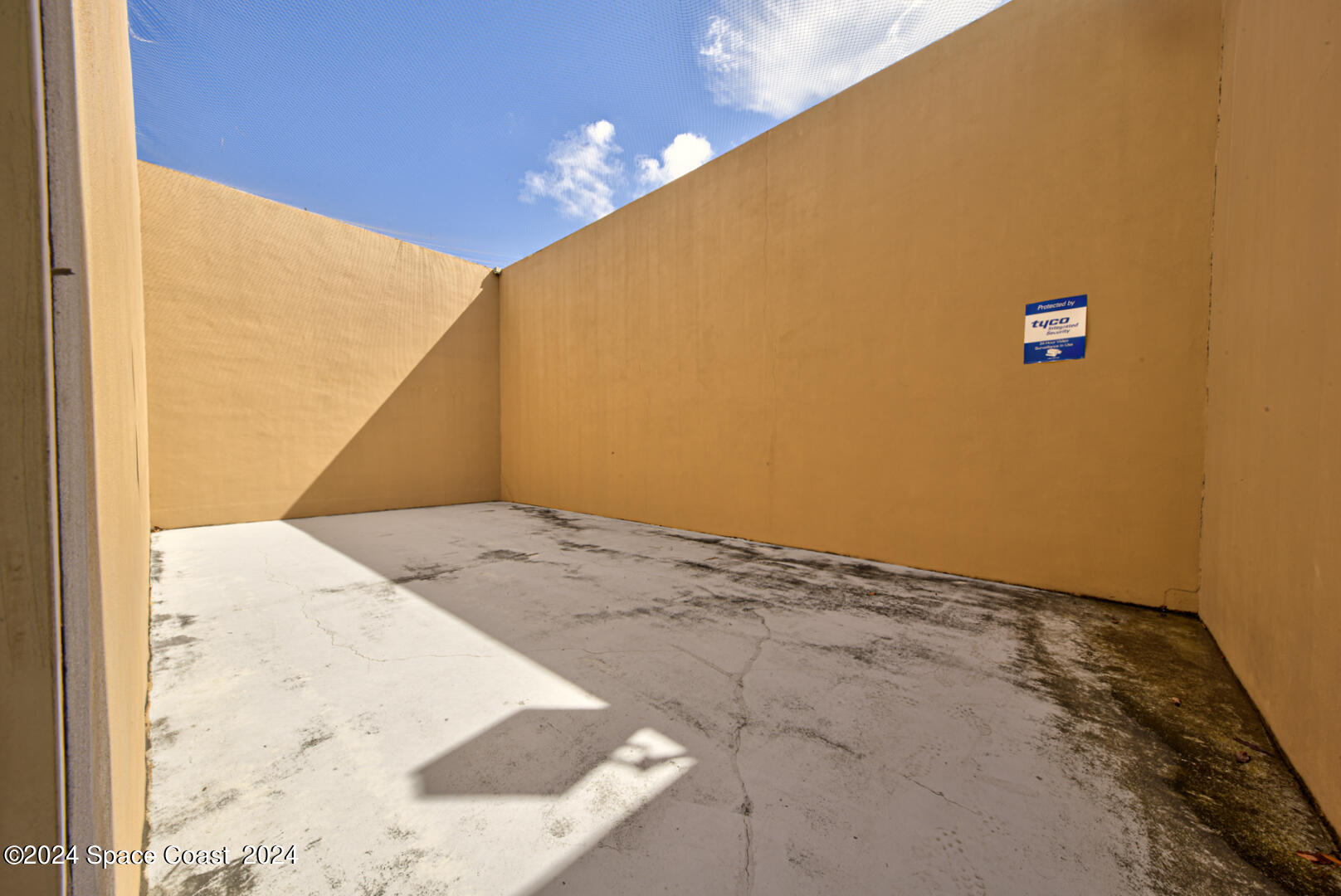 240 Spring Drive, 7