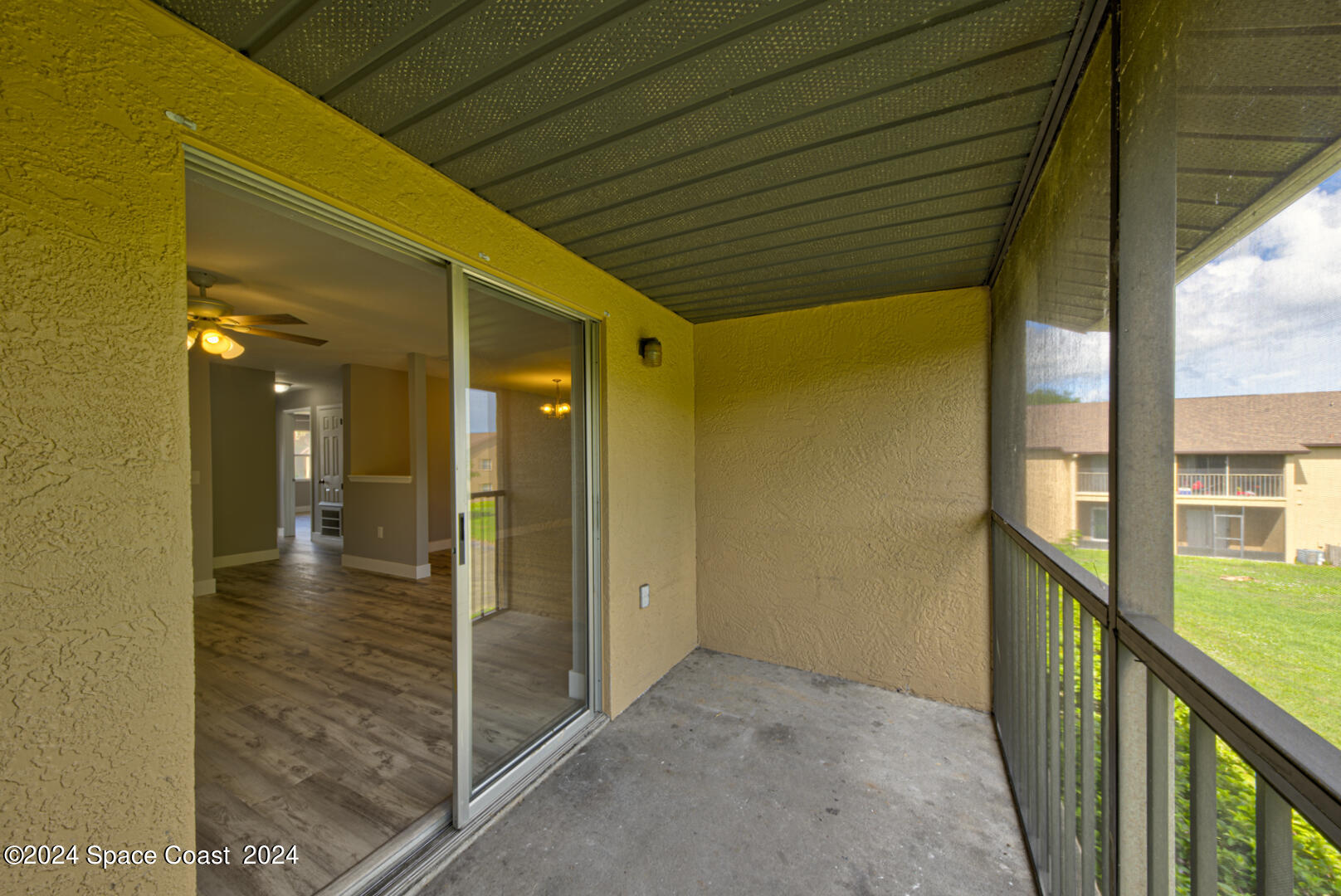 240 Spring Drive, 7
