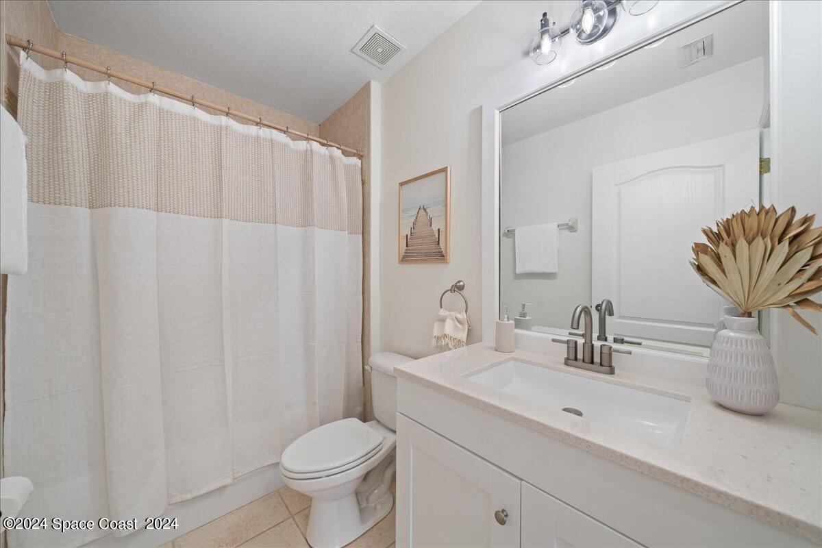601 N Miramar Avenue, 303