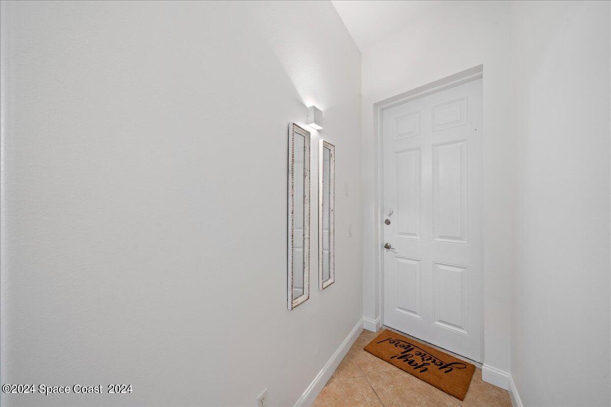 601 N Miramar Avenue, 303