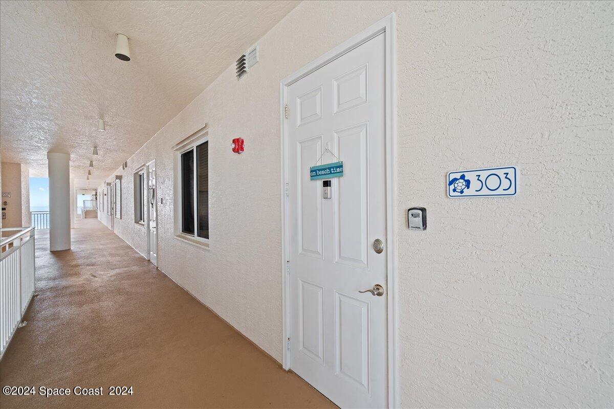 601 N Miramar Avenue, 303