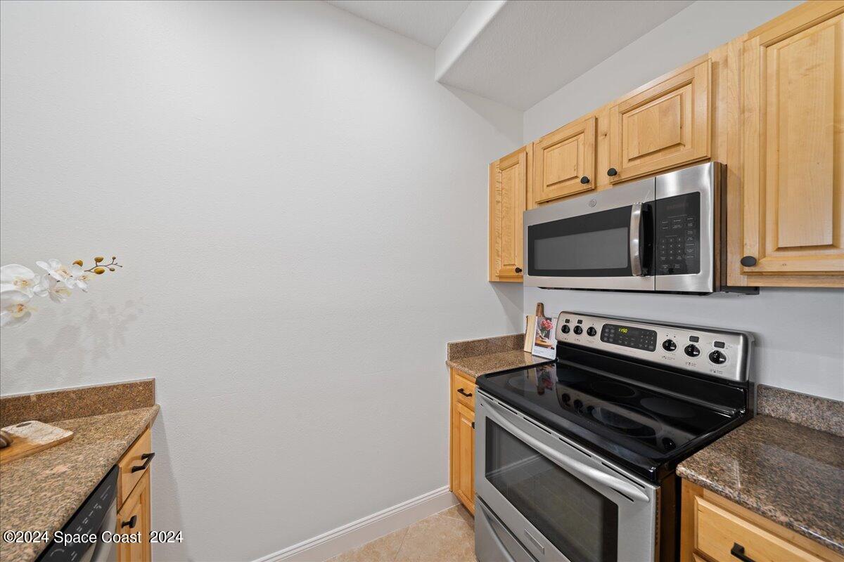 601 N Miramar Avenue, 303