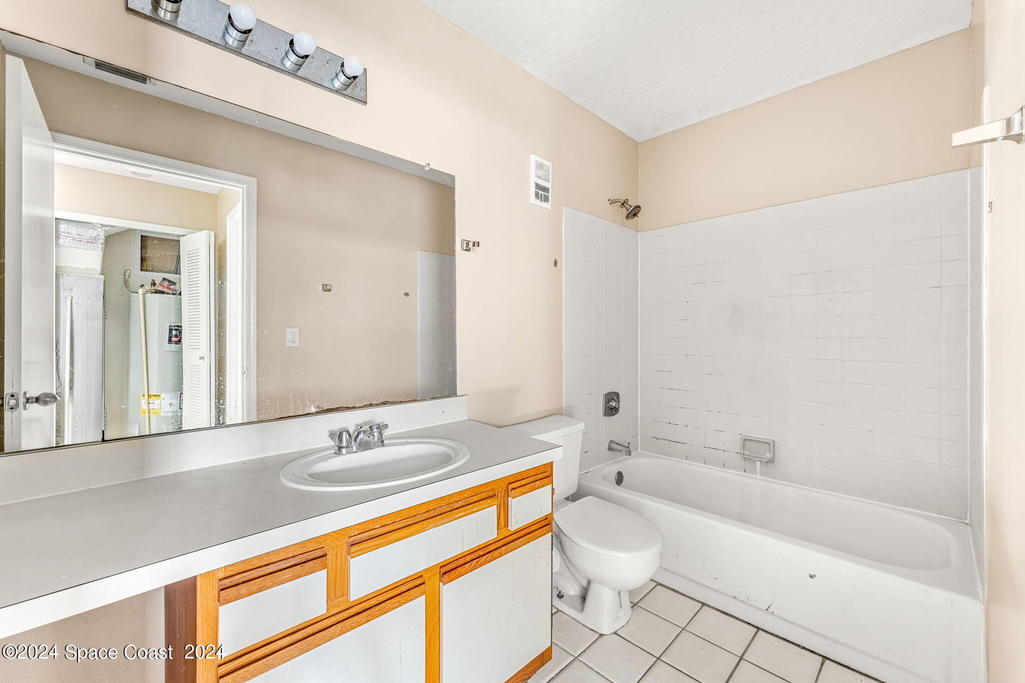 7667 N Wickham Road, 618