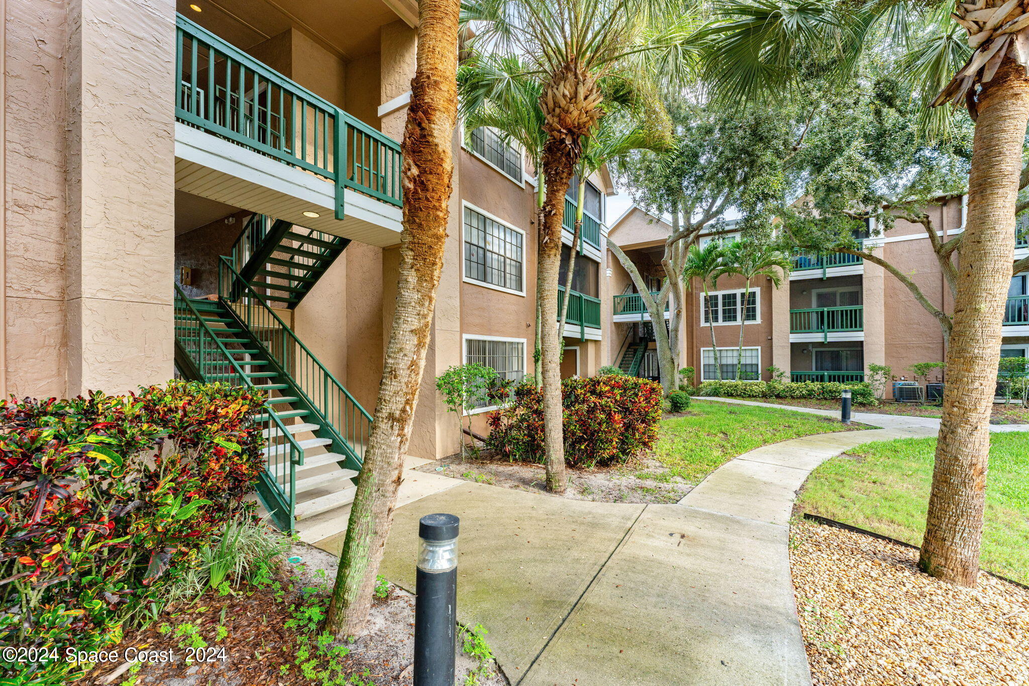 7667 N Wickham Road, 618