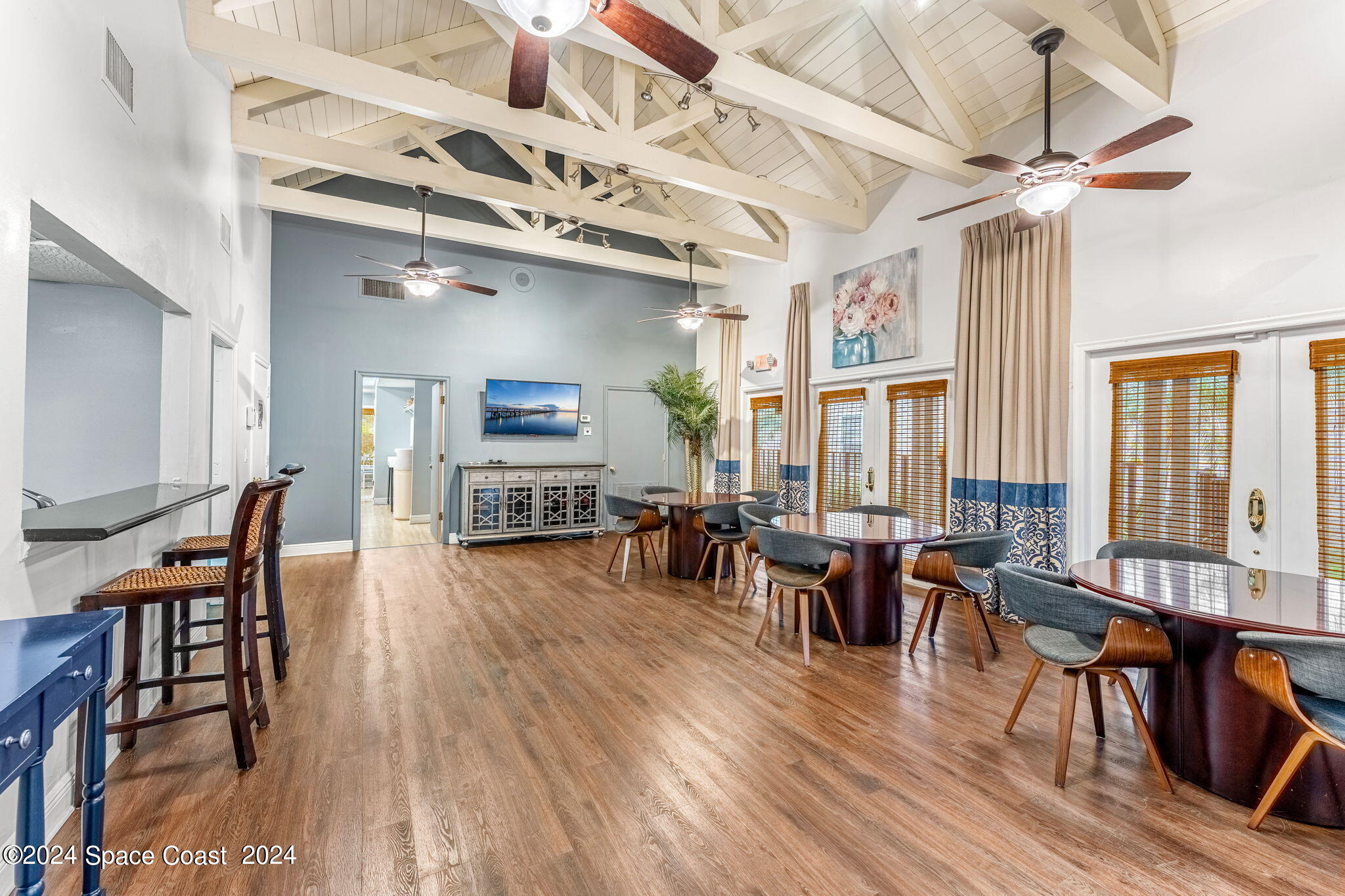 7667 N Wickham Road, 618