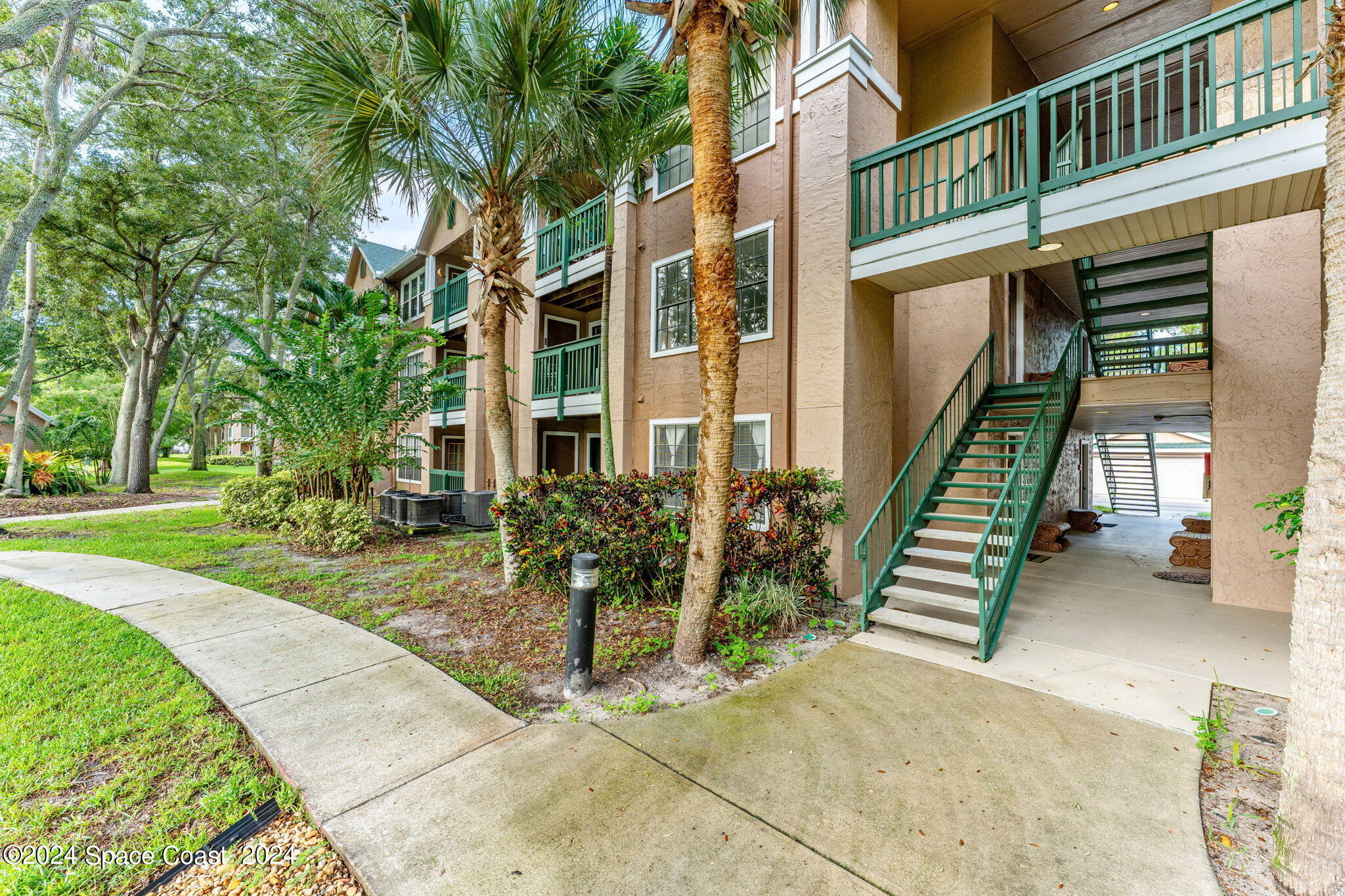 7667 N Wickham Road, 618