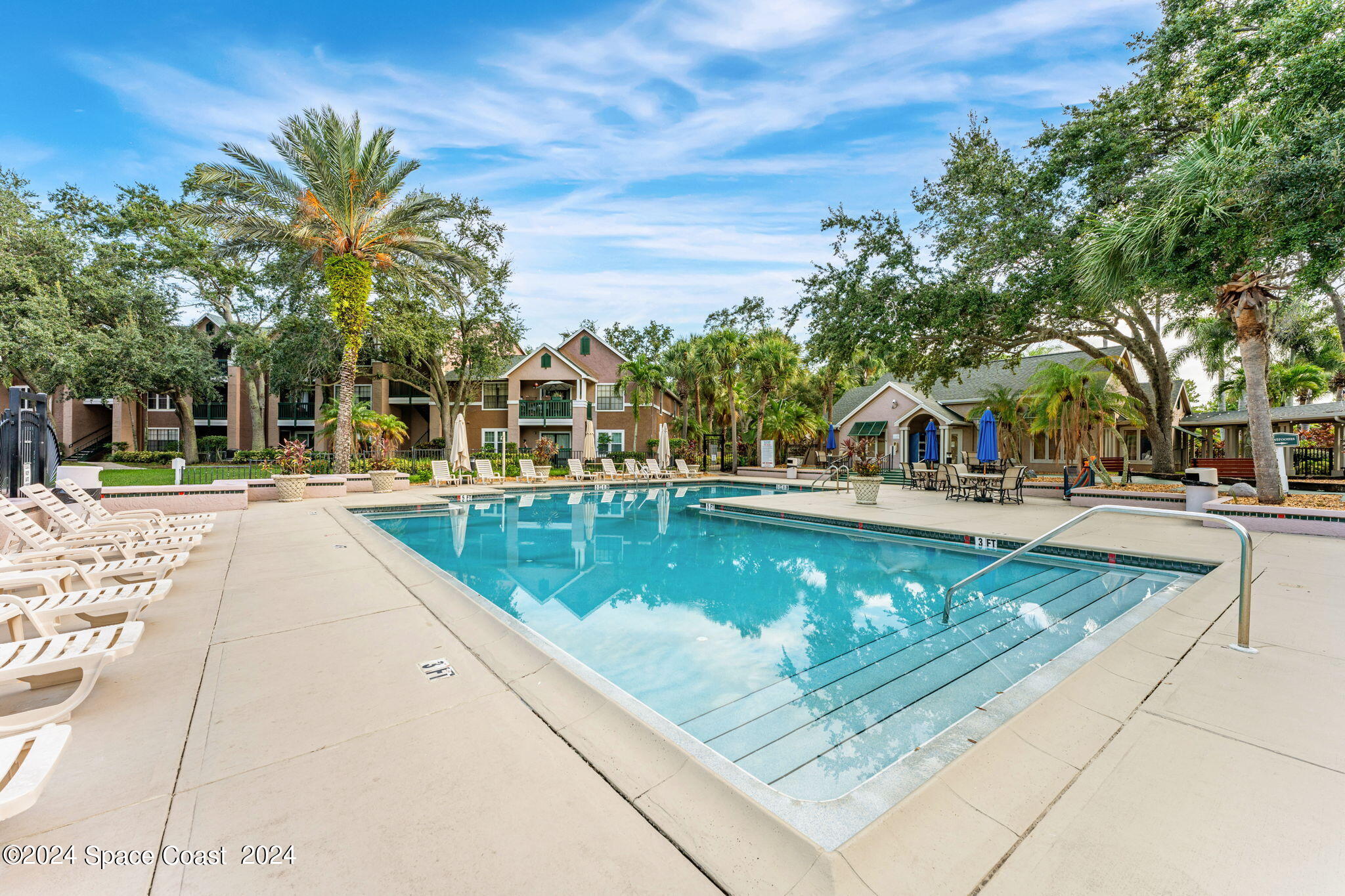7667 N Wickham Road, 618