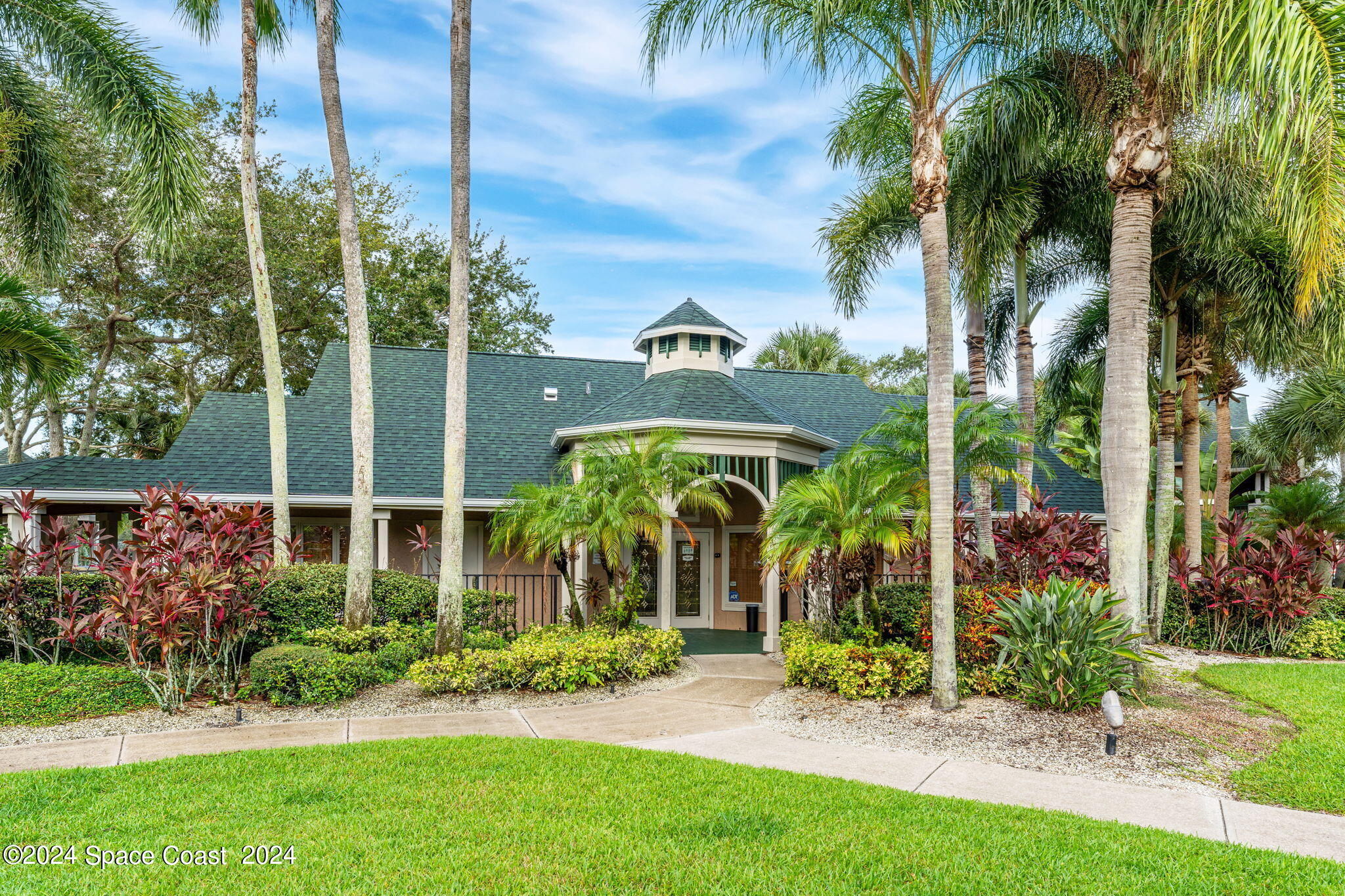 7667 N Wickham Road, 618