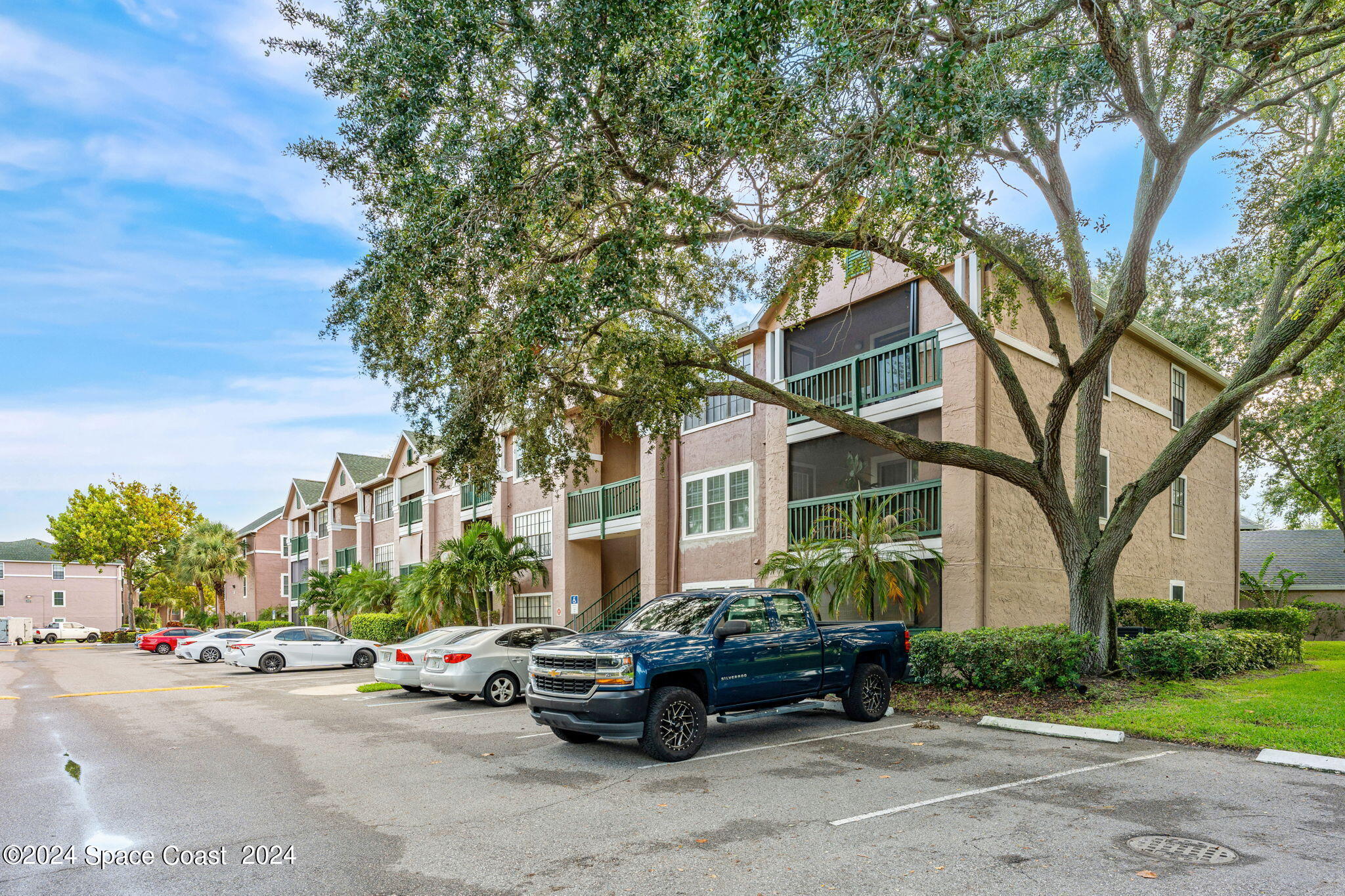 7667 N Wickham Road, 618