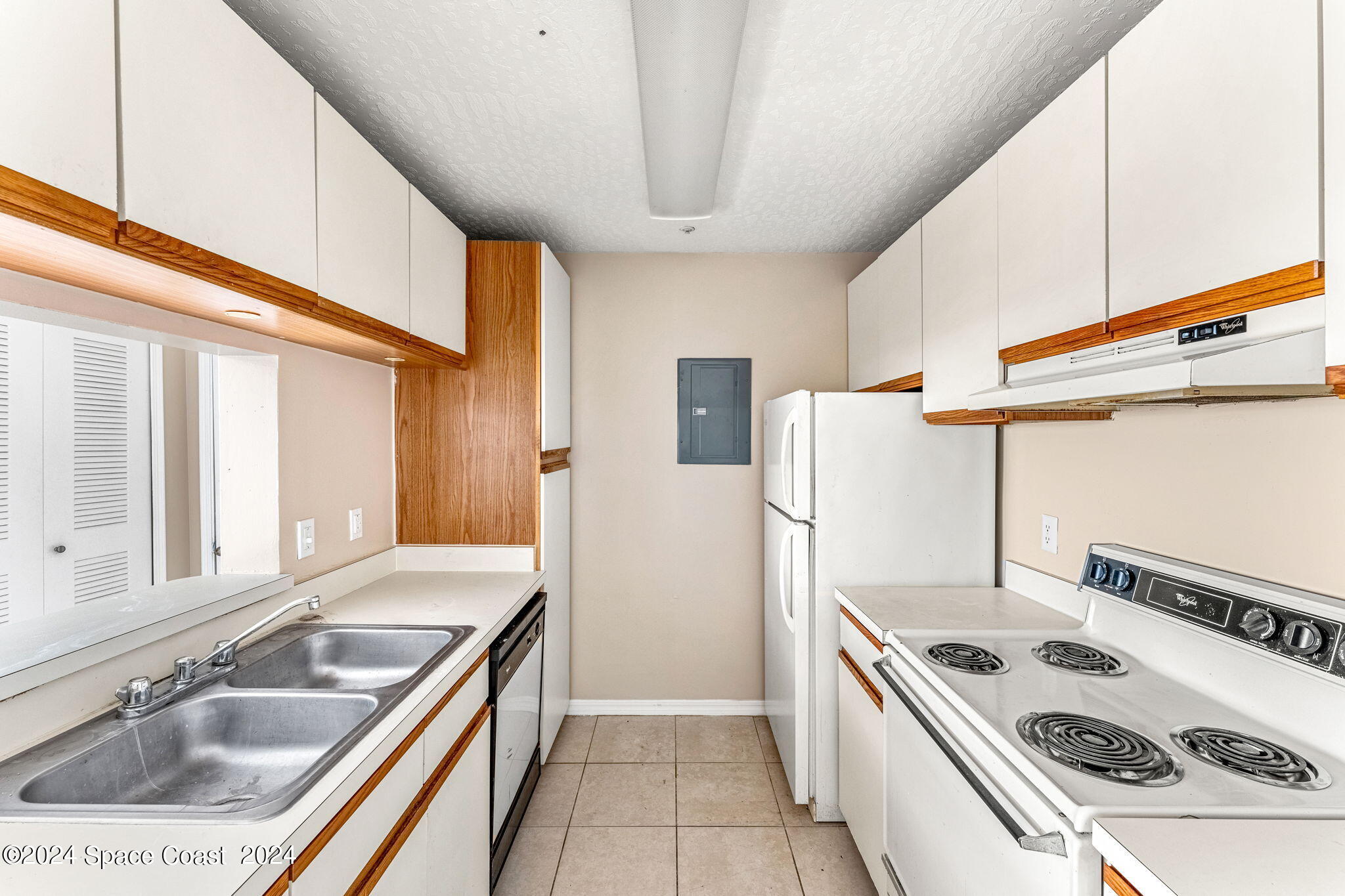 7667 N Wickham Road, 618