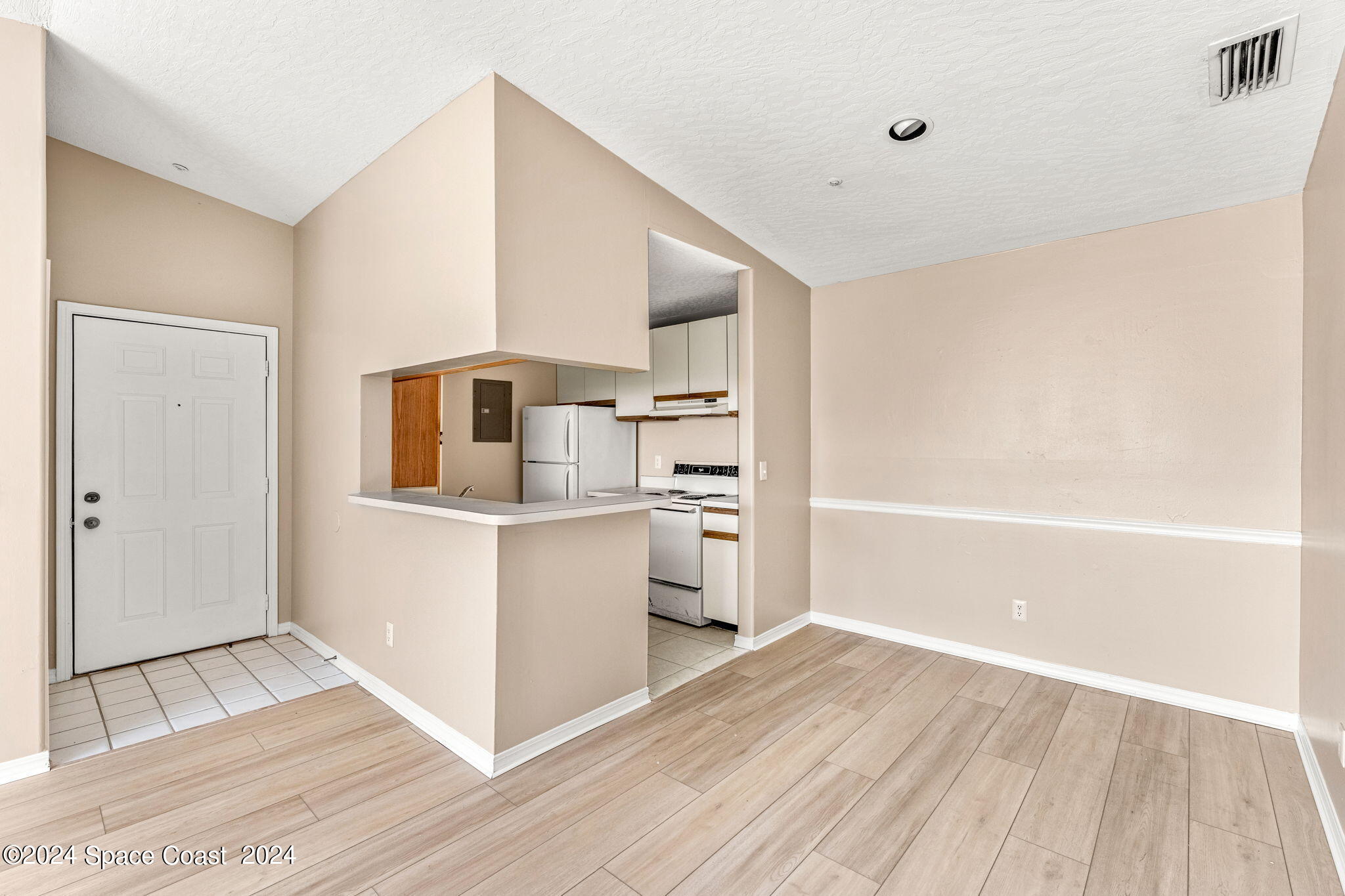 7667 N Wickham Road, 618
