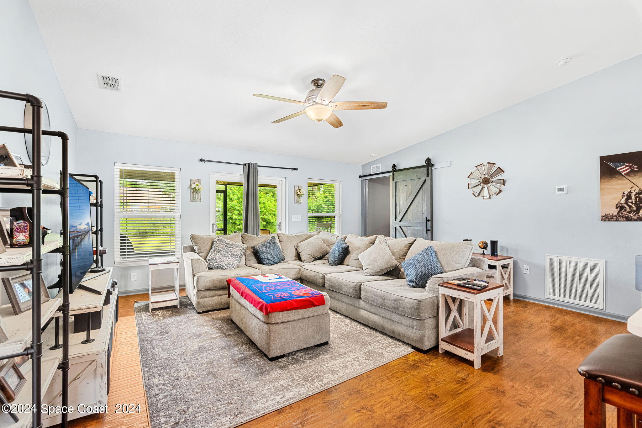 923 Turquoise Street SE
