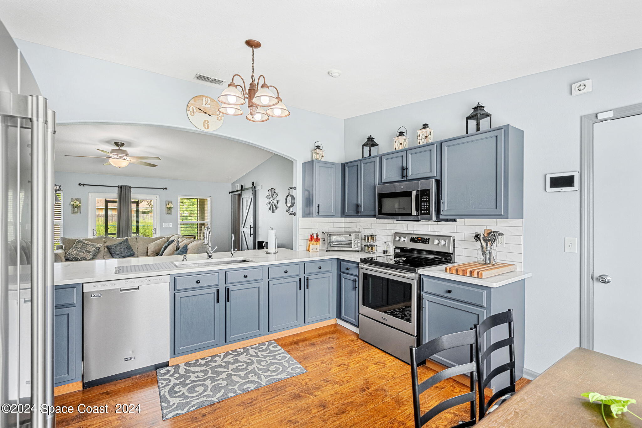 923 Turquoise Street SE