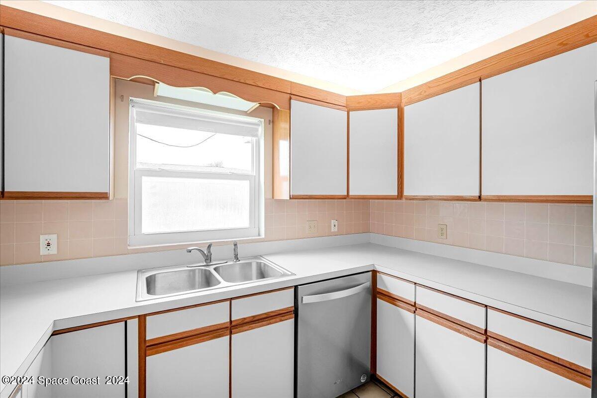 211 Deland Avenue