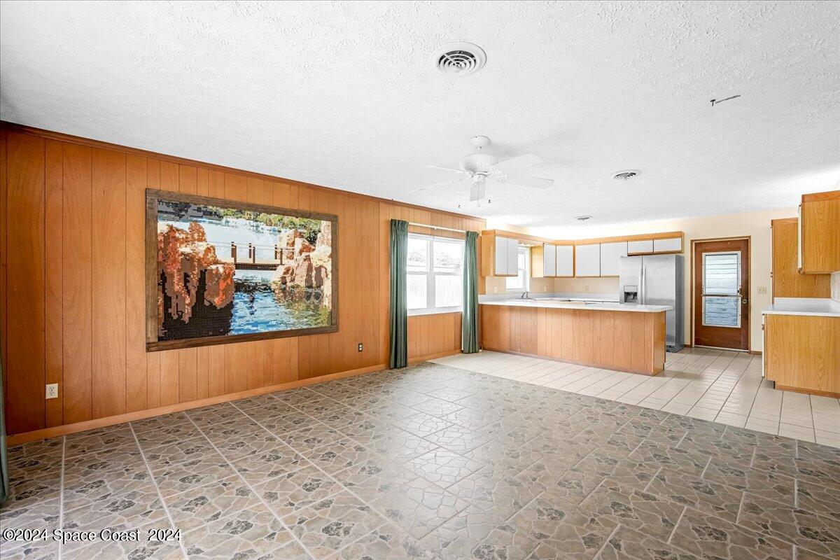 211 Deland Avenue