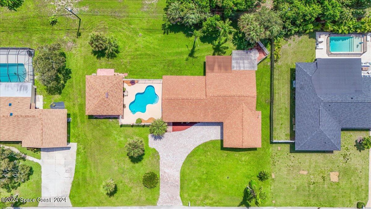 211 Deland Avenue