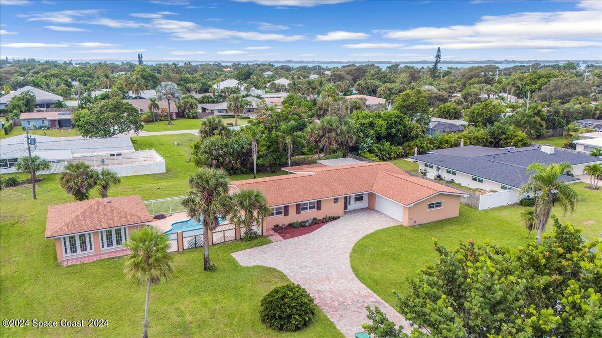 211 Deland Avenue