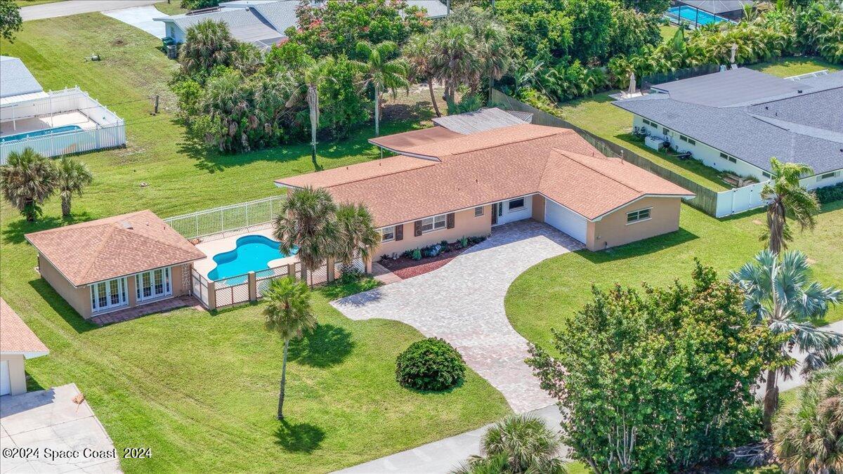 211 Deland Avenue