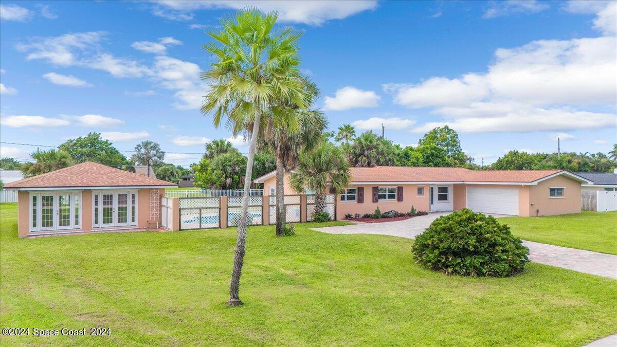 211 Deland Avenue