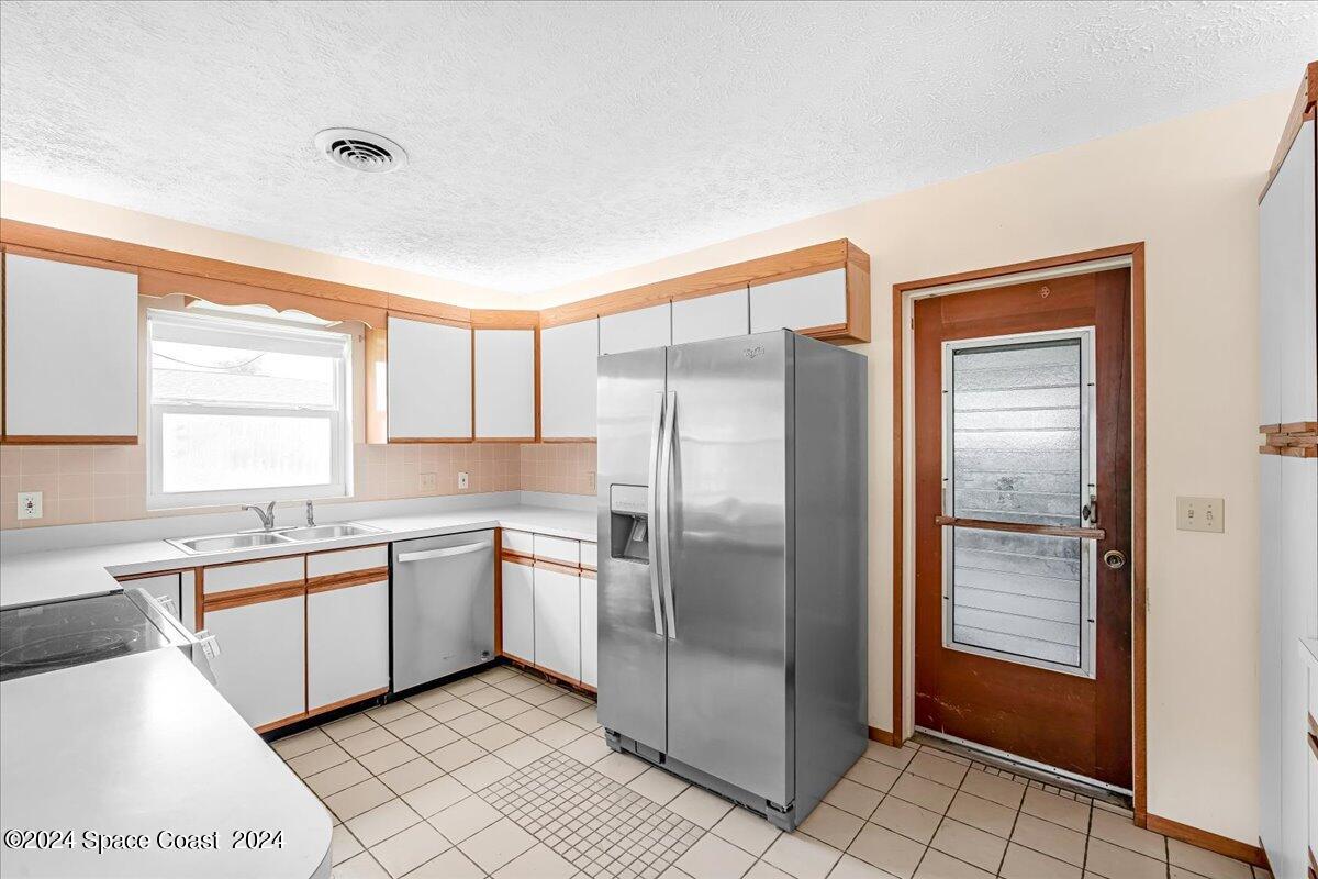 211 Deland Avenue