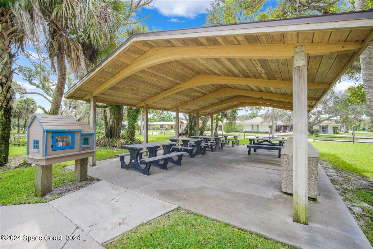 211 Deland Avenue