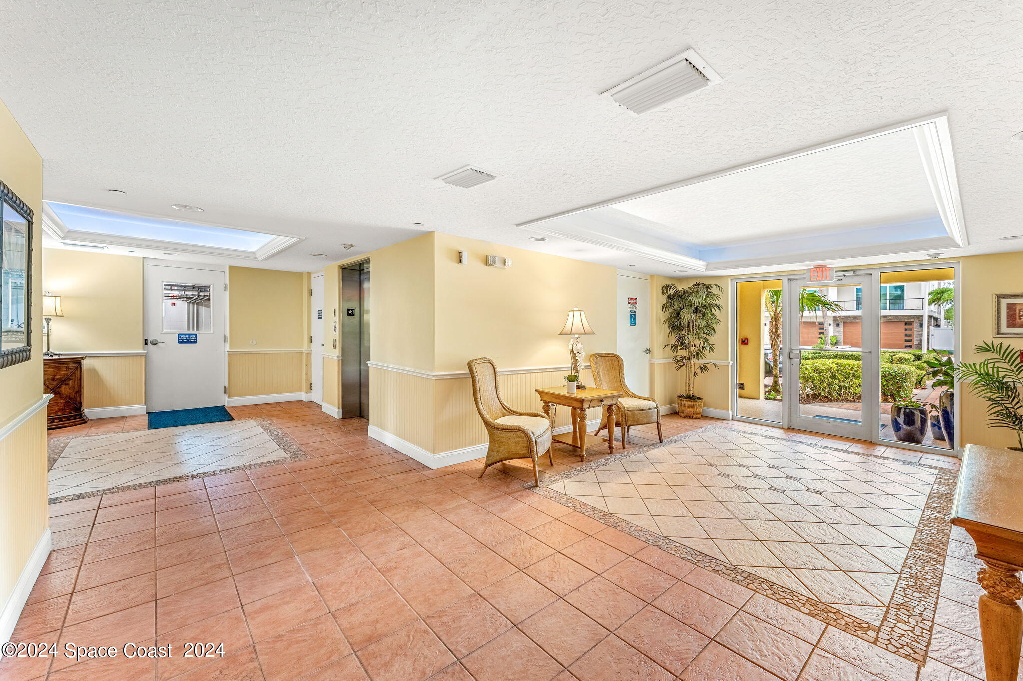 1 Eighth Avenue, 1402