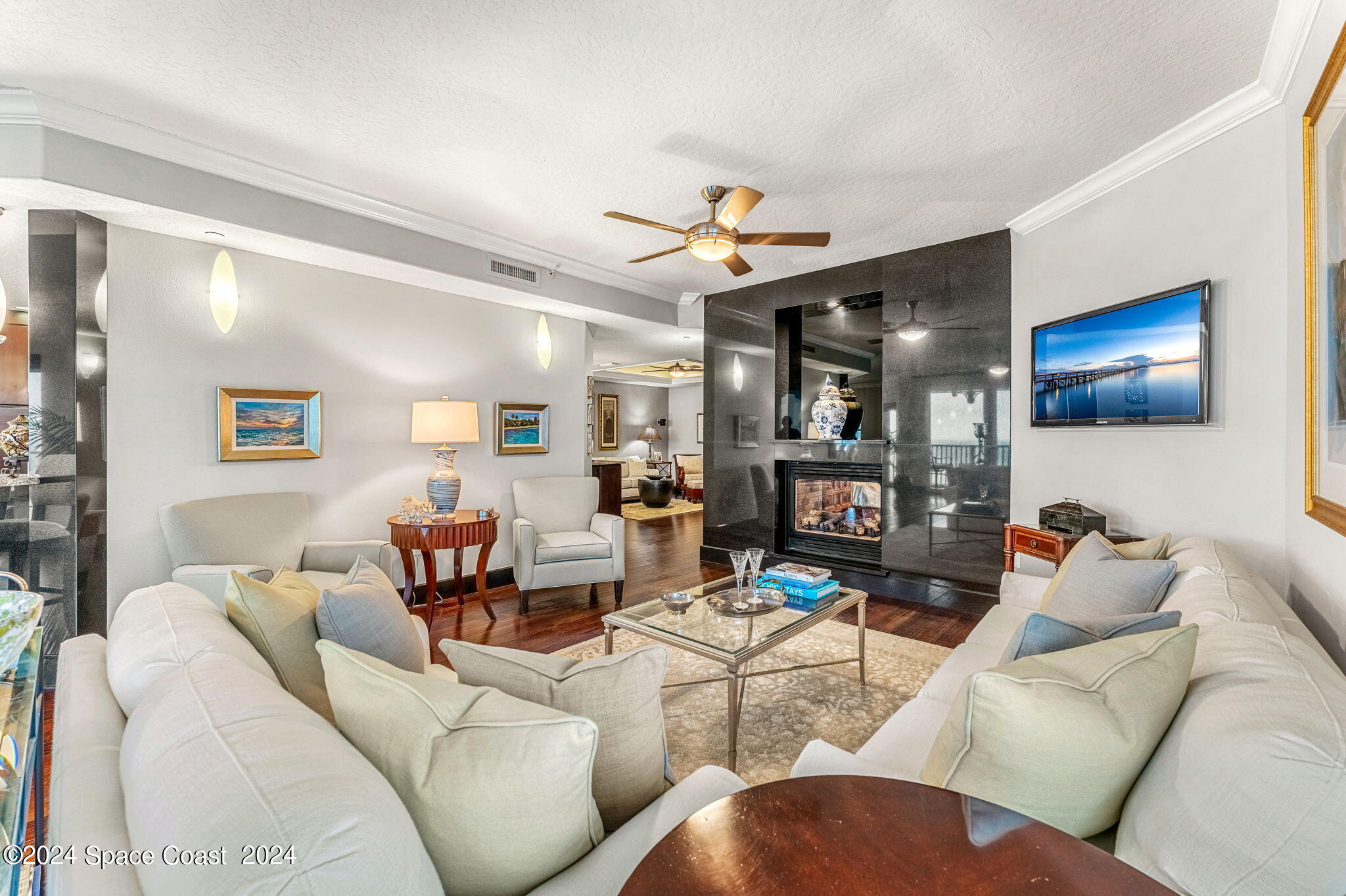 1 Eighth Avenue, 1402