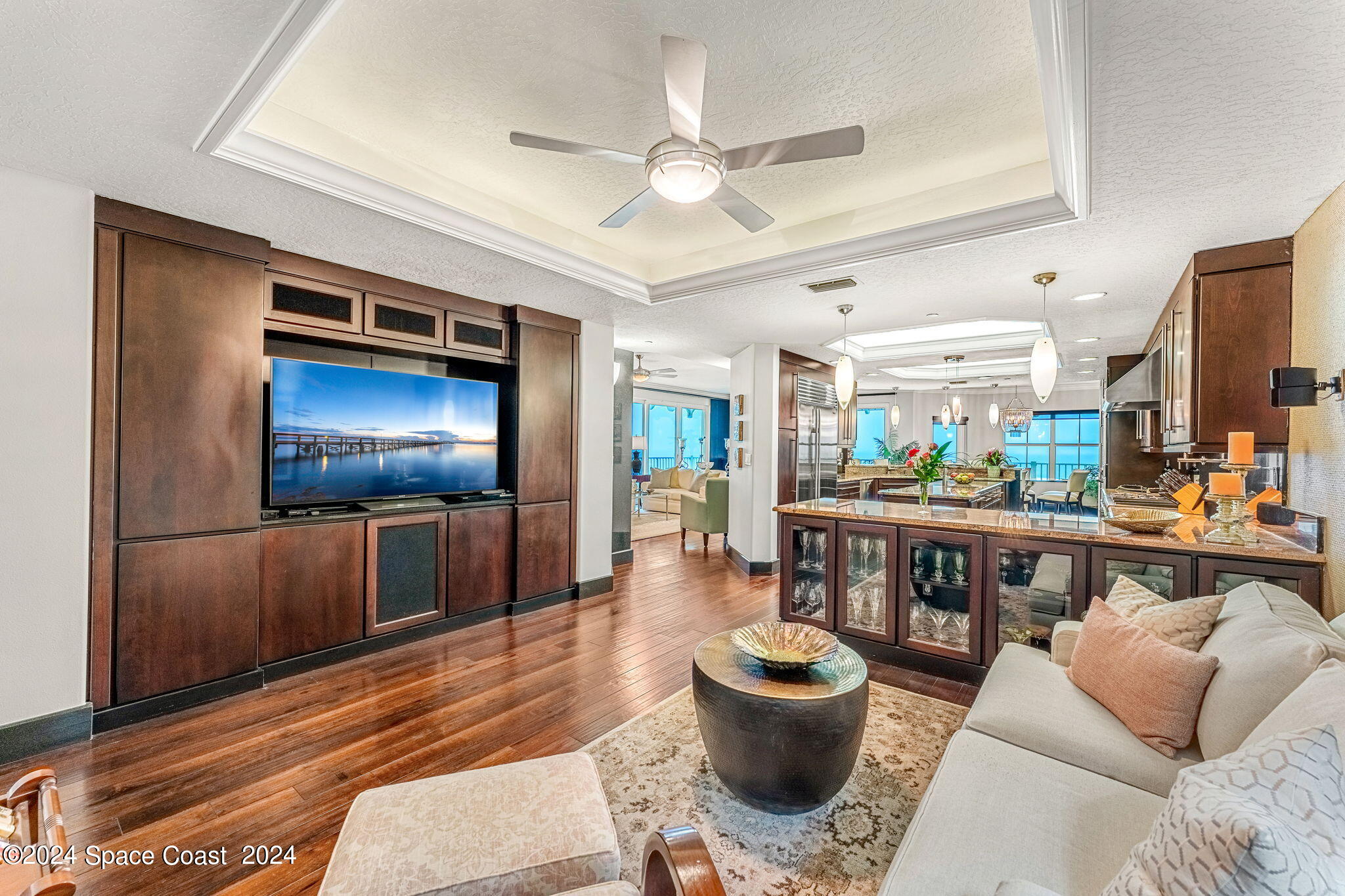 1 Eighth Avenue, 1402