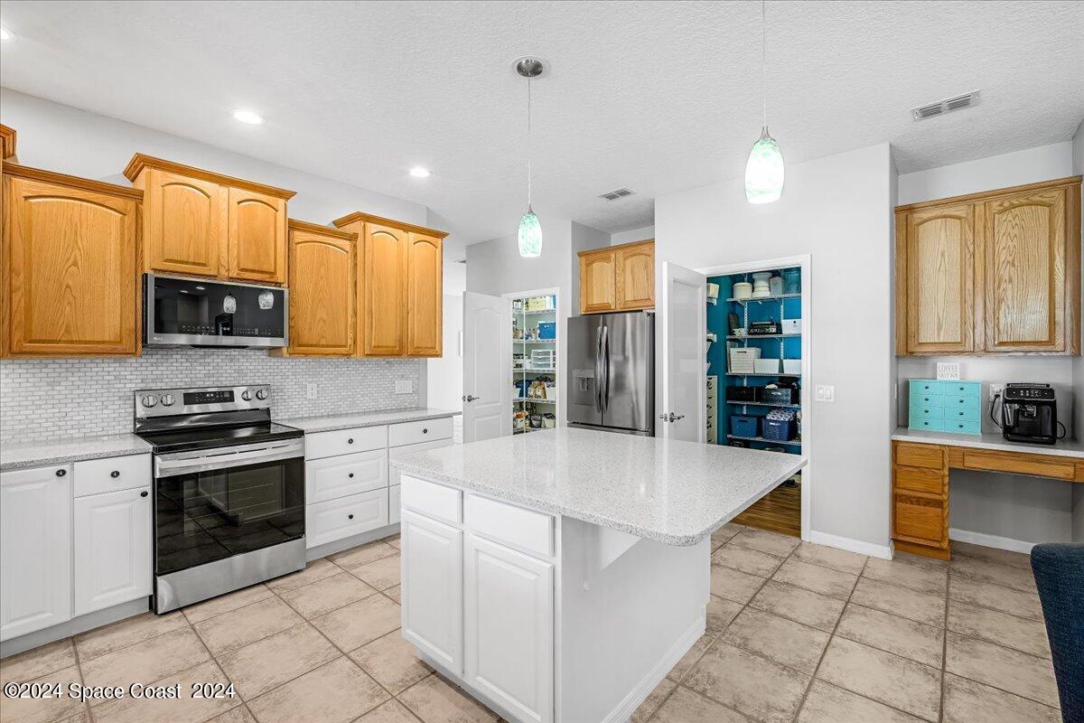 858 Woodbine Drive
