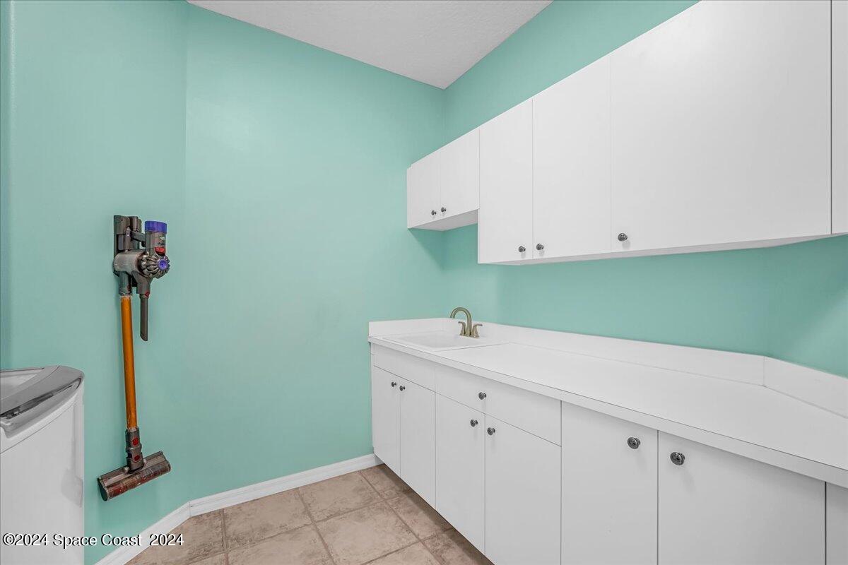 858 Woodbine Drive