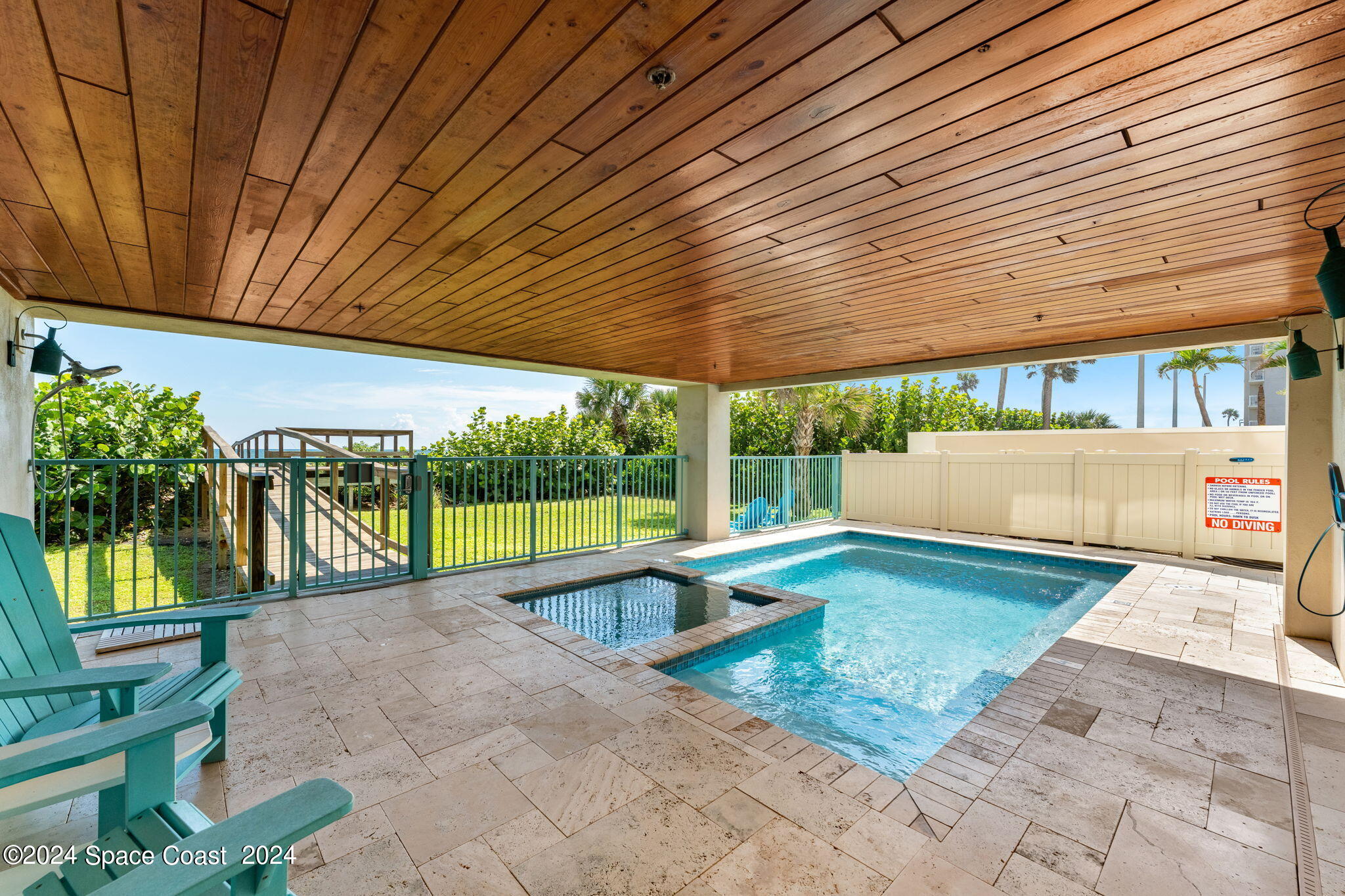 1725 N Highway A1a, 303