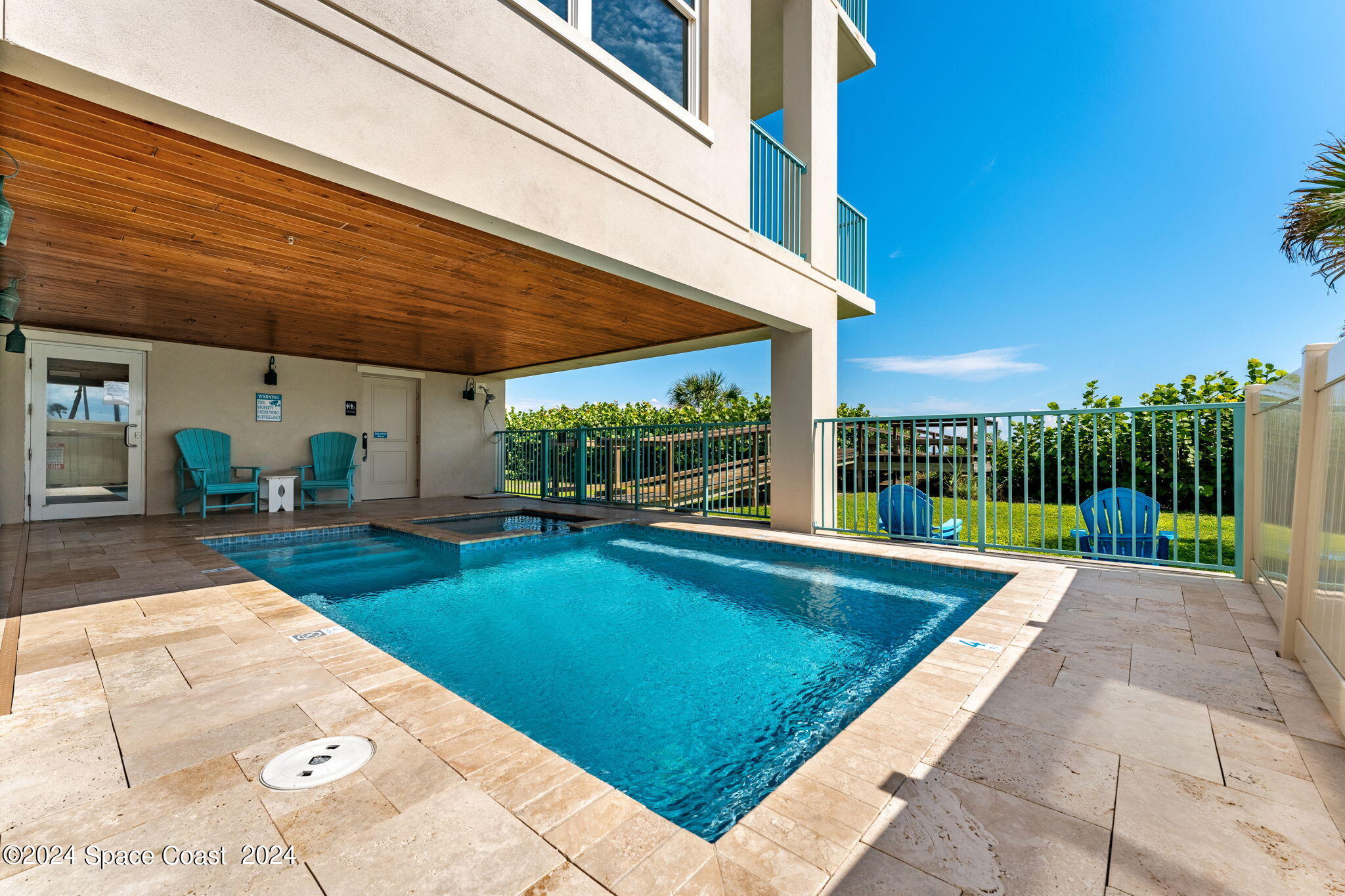 1725 N Highway A1a, 303