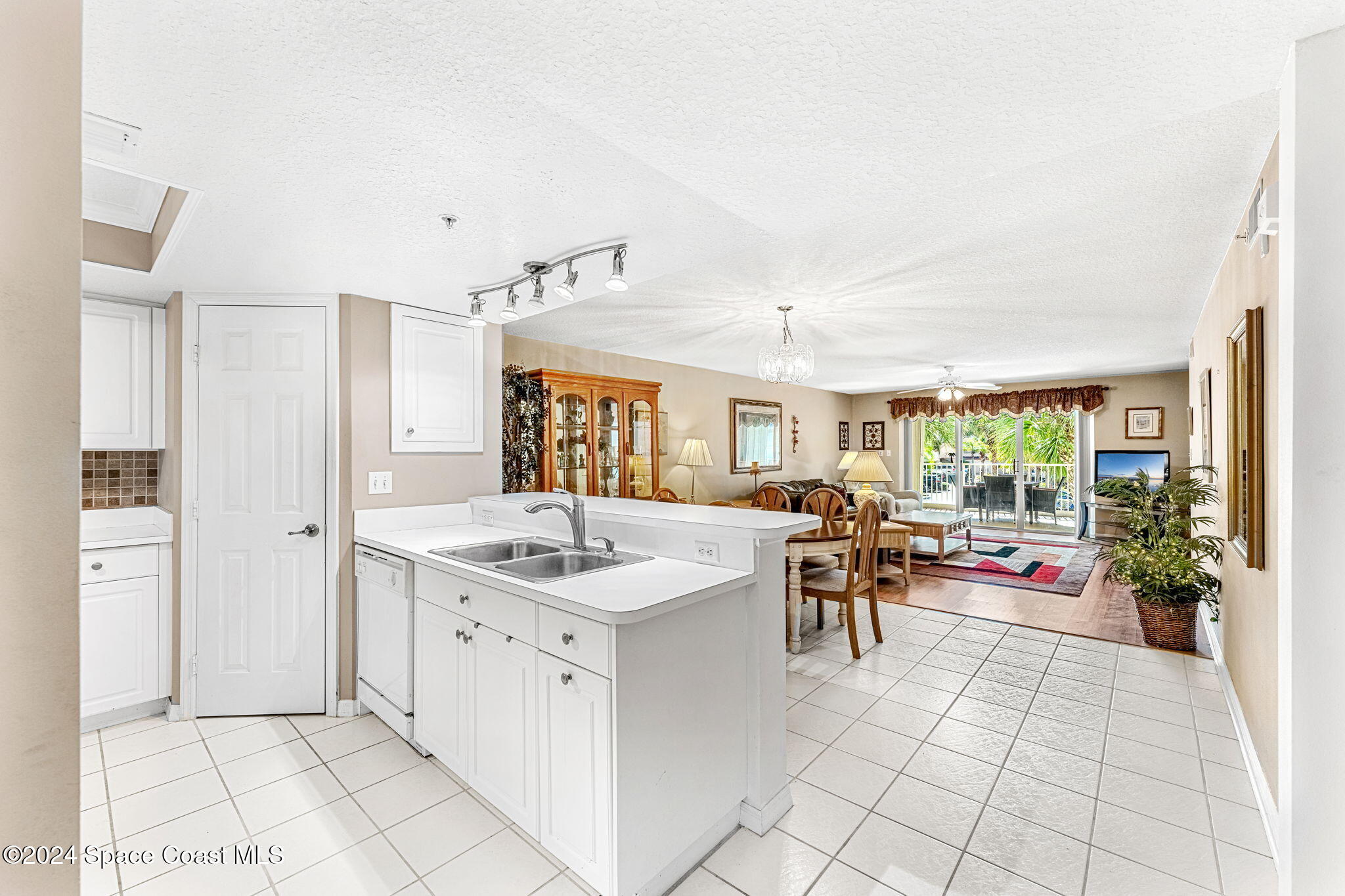 603 Shorewood Drive, 205